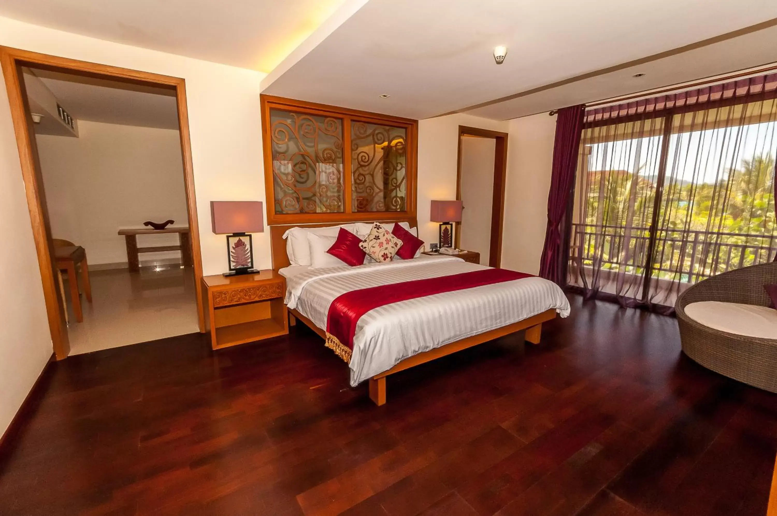 Honeymoon Suite in The Natsepa Resort and Conference Center Honeymoon Suite in The Natsepa Resort and Conference Center