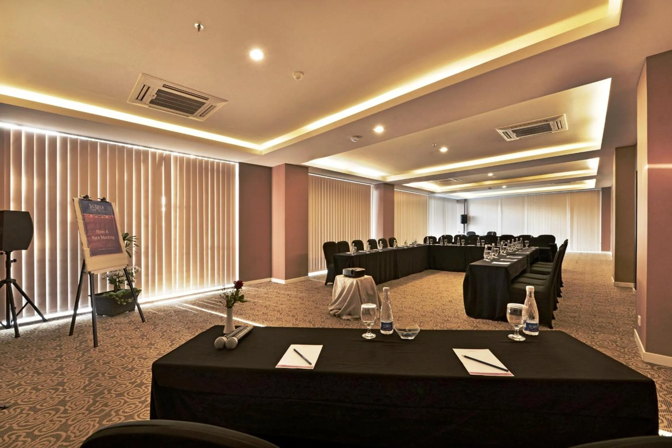 Meeting/conference room in Serela Cihampelas by KAGUM Hotels