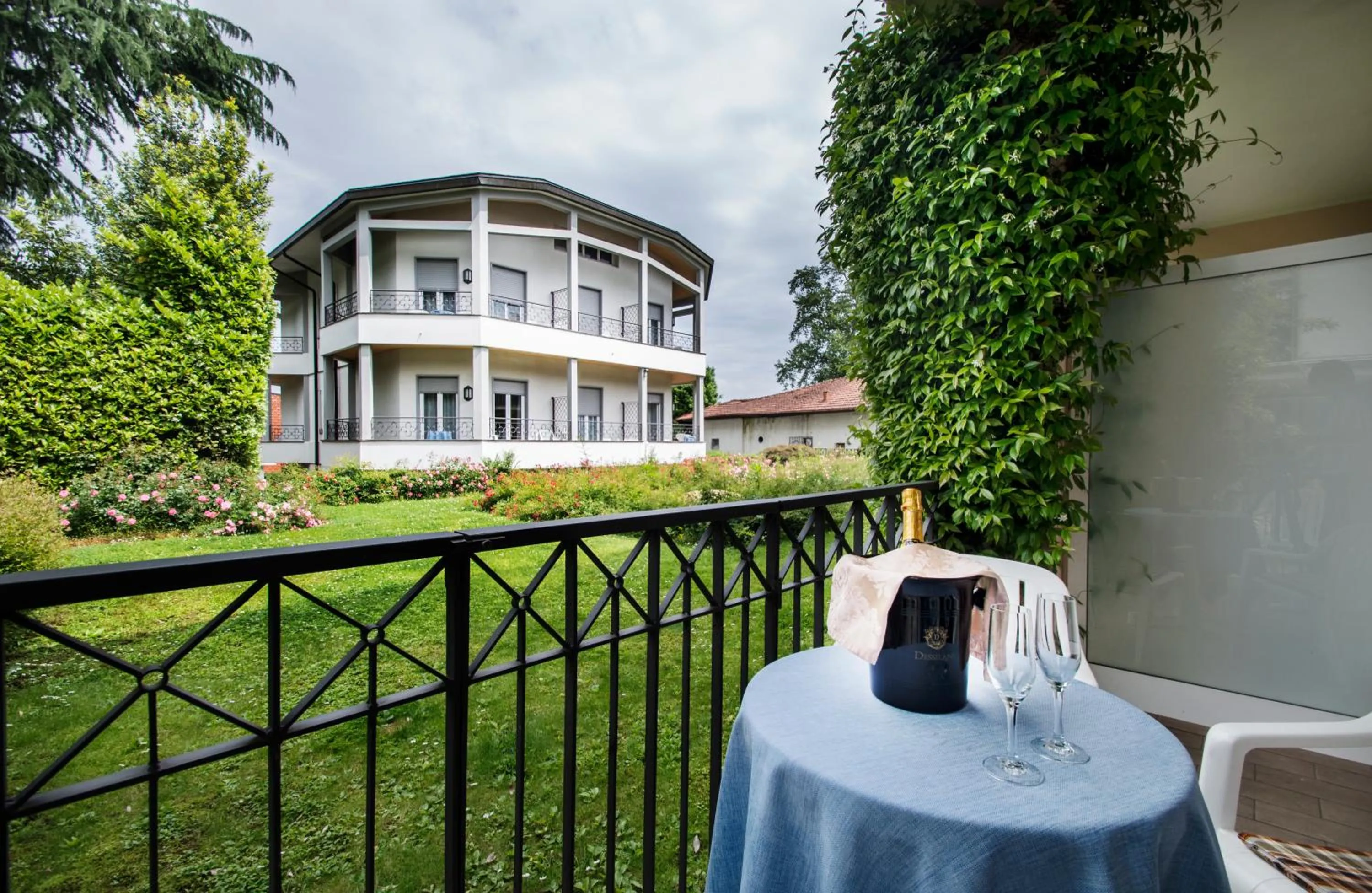 Photo of the whole room in Hotel Lido La Perla Nera