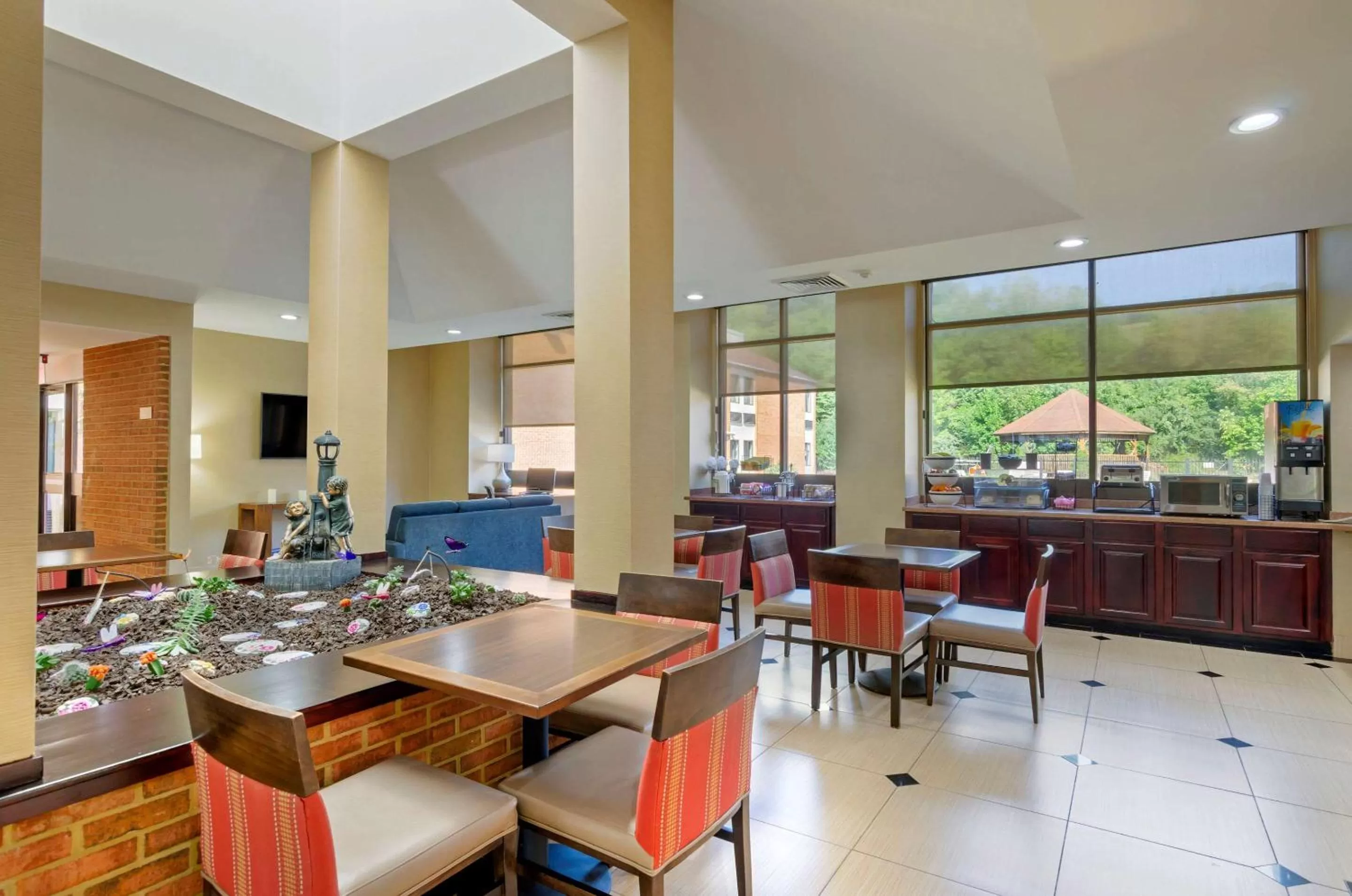 Restaurant/places to eat in Comfort Inn Bluefield