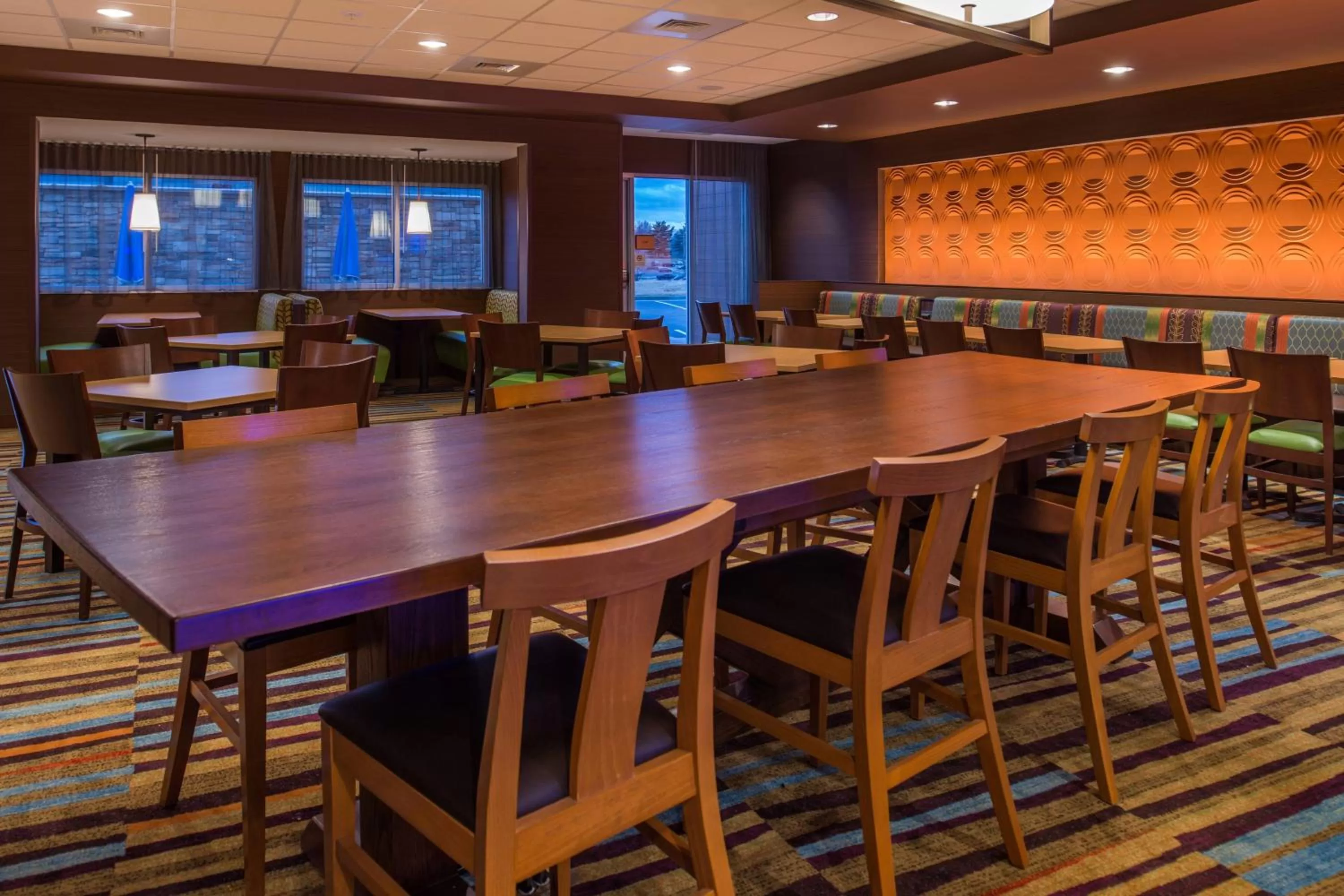 Breakfast in Fairfield Inn & Suites by Marriott St. Louis Westport