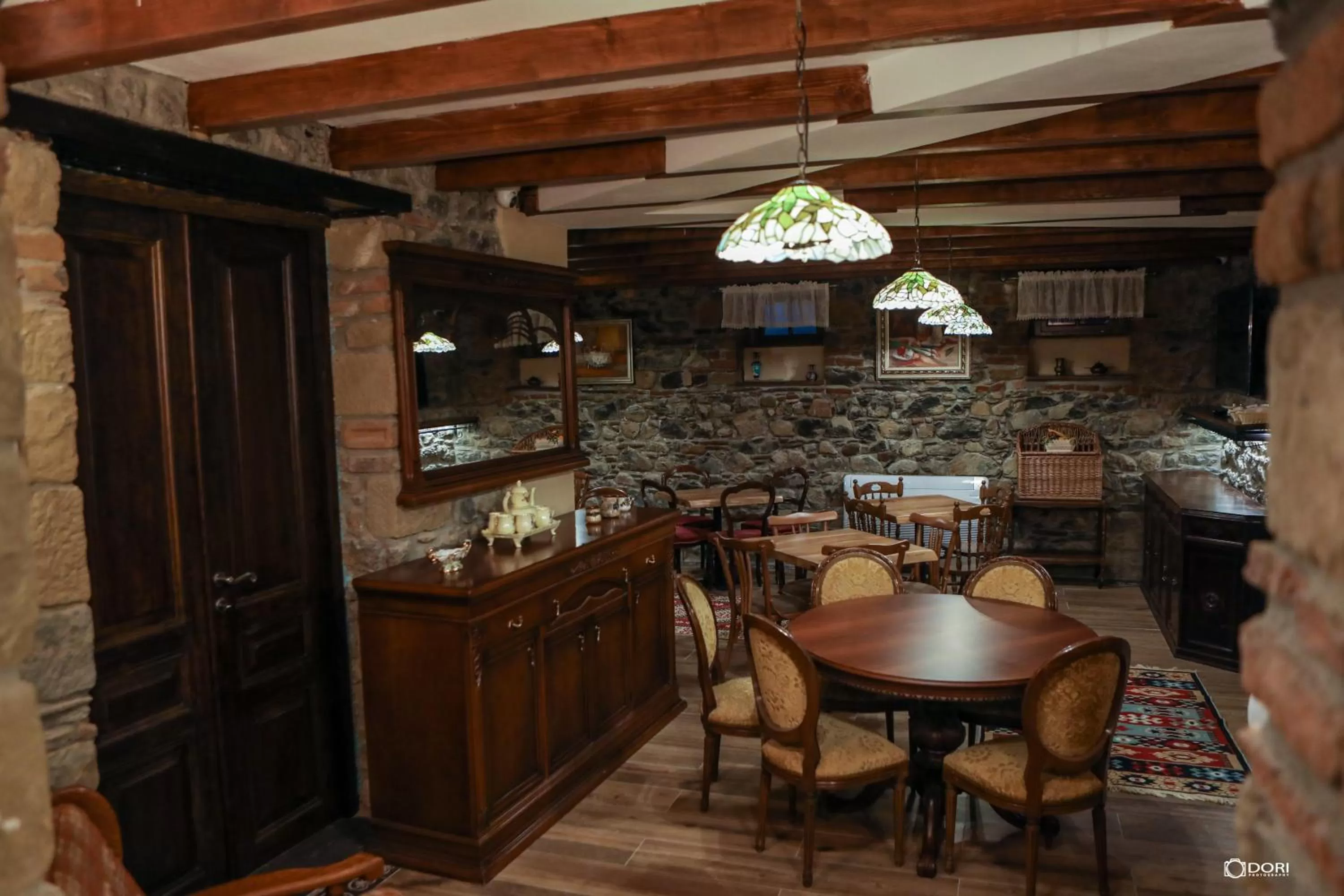 Restaurant/places to eat in Vila Sonnet