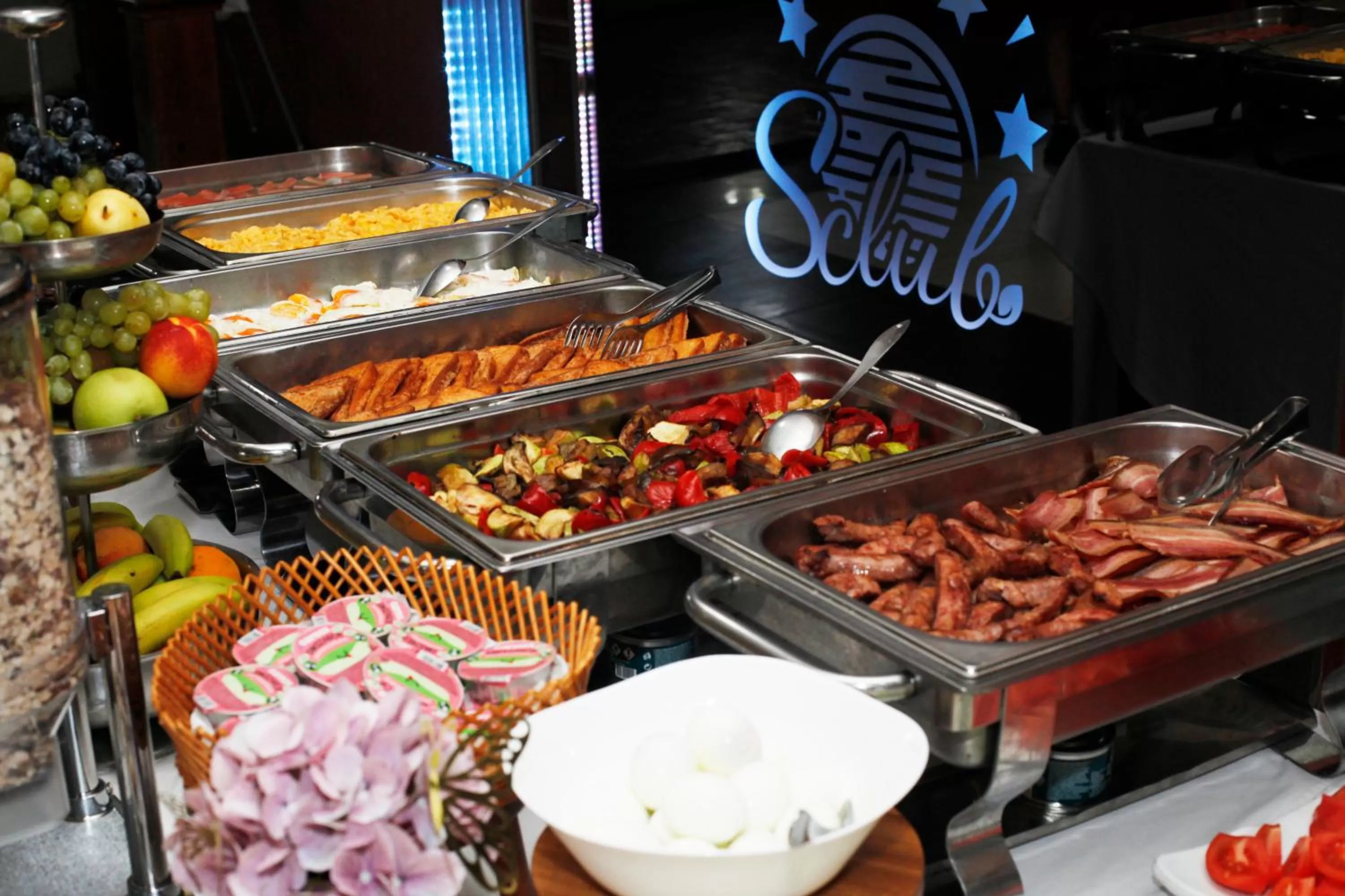 Restaurant/places to eat in S Club Resort Hotel Aqua Park and Spa