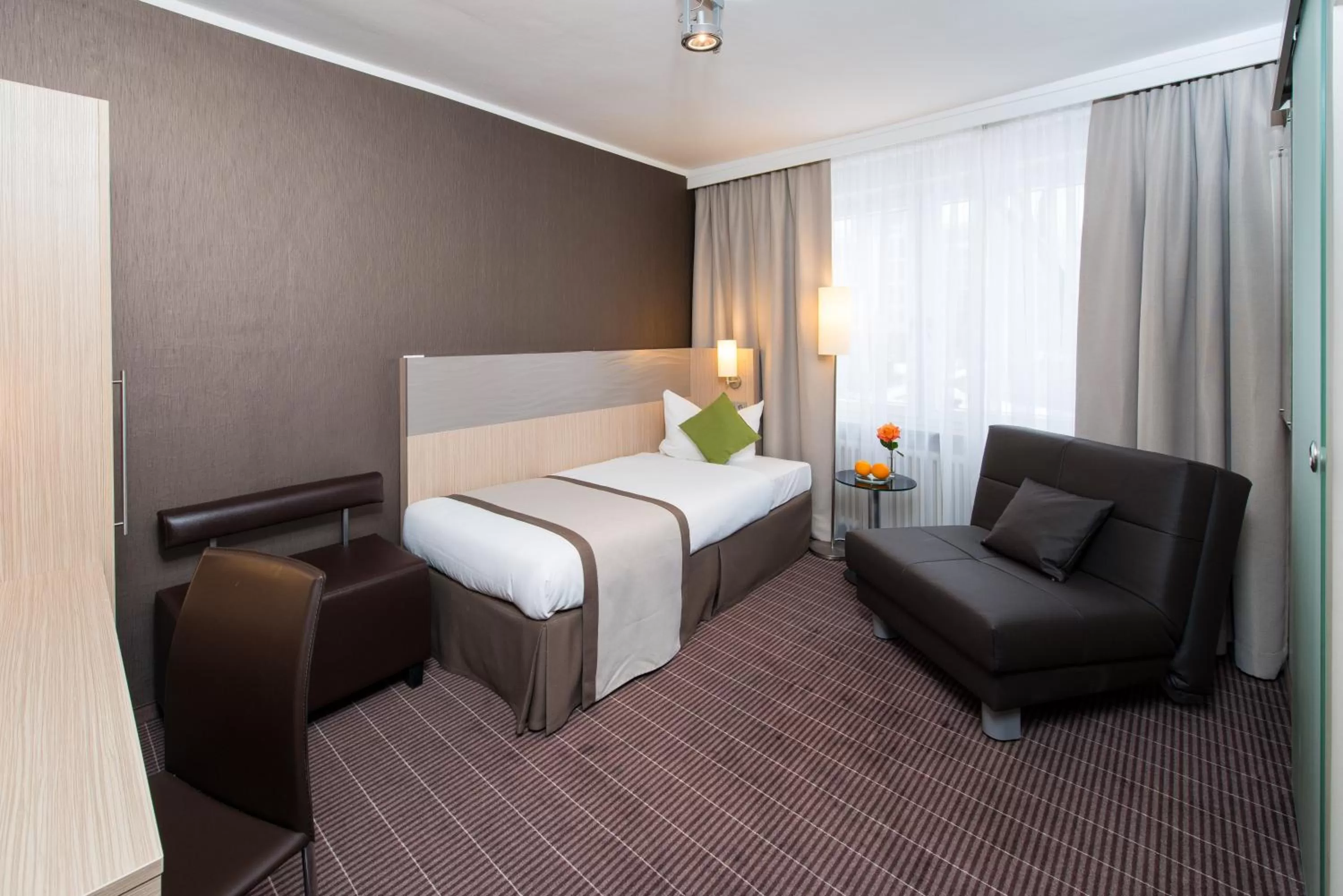 Photo of the whole room, Bed in Hotel New Orly