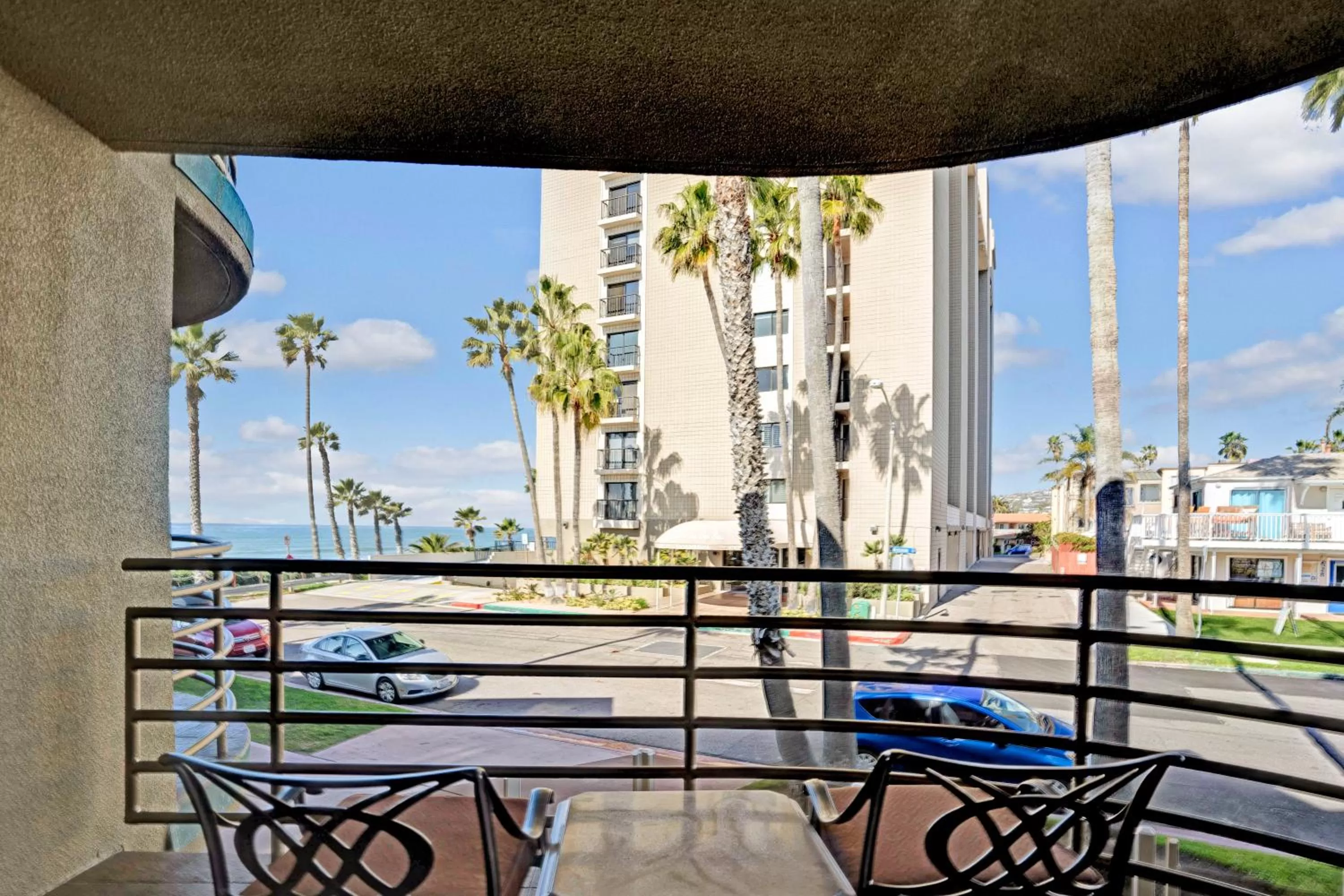Patio in Pacific Terrace Hotel