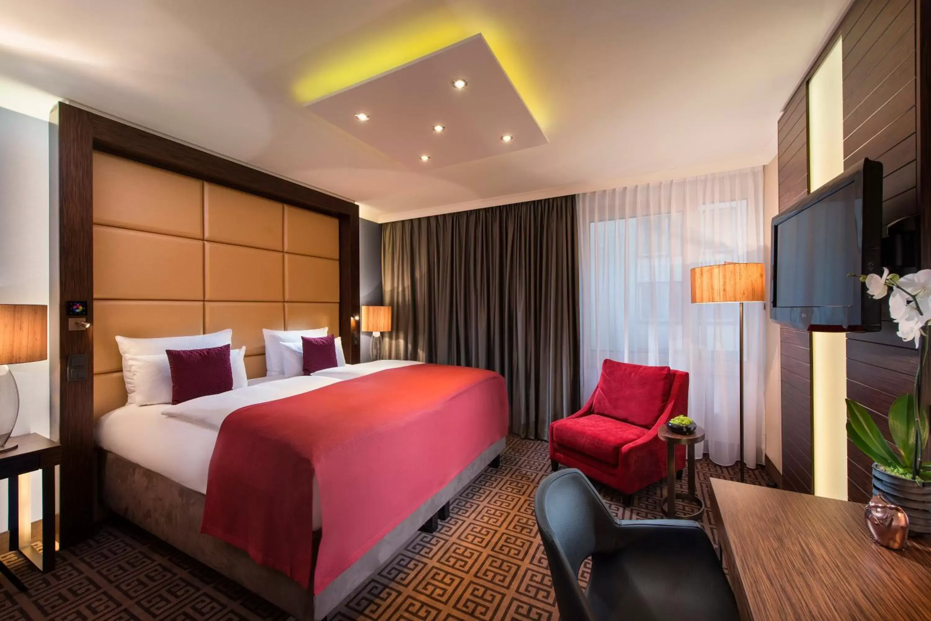 Business Double Room in Hotel Palace Berlin Business Double Room in Hotel Palace Berlin