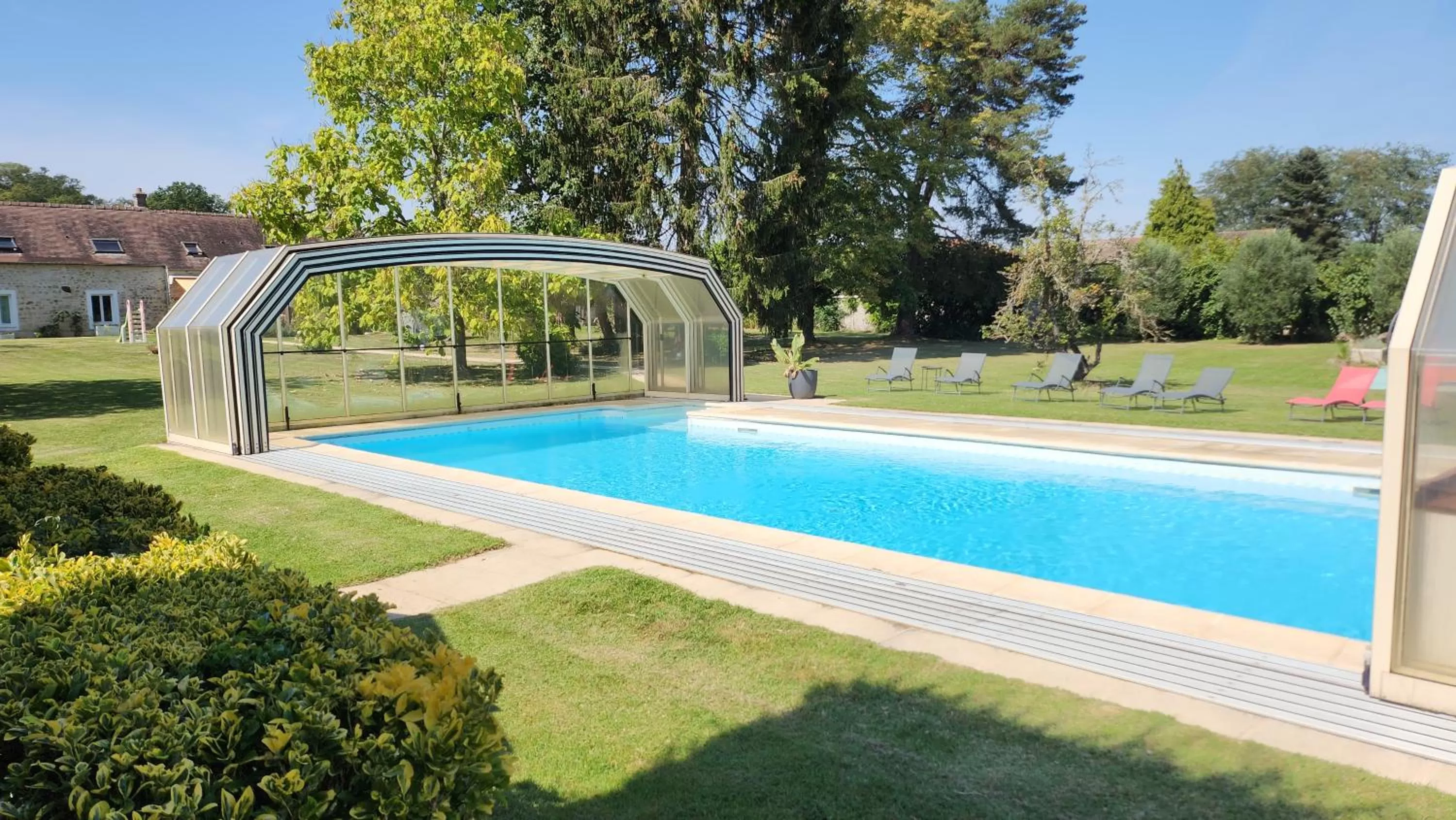 Swimming pool in la ferme des ruelles