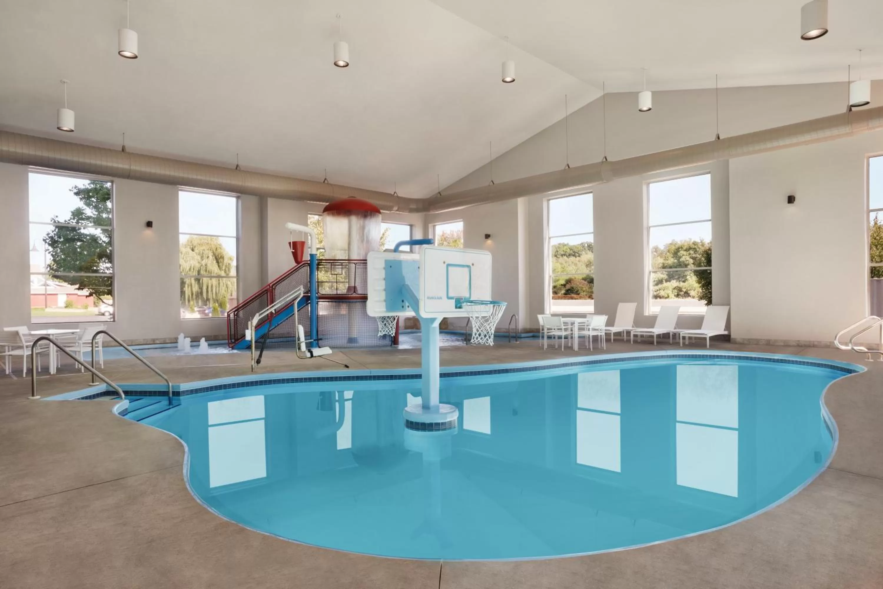 Hot Tub in Country Inn & Suites by Radisson, Madison Southwest, WI