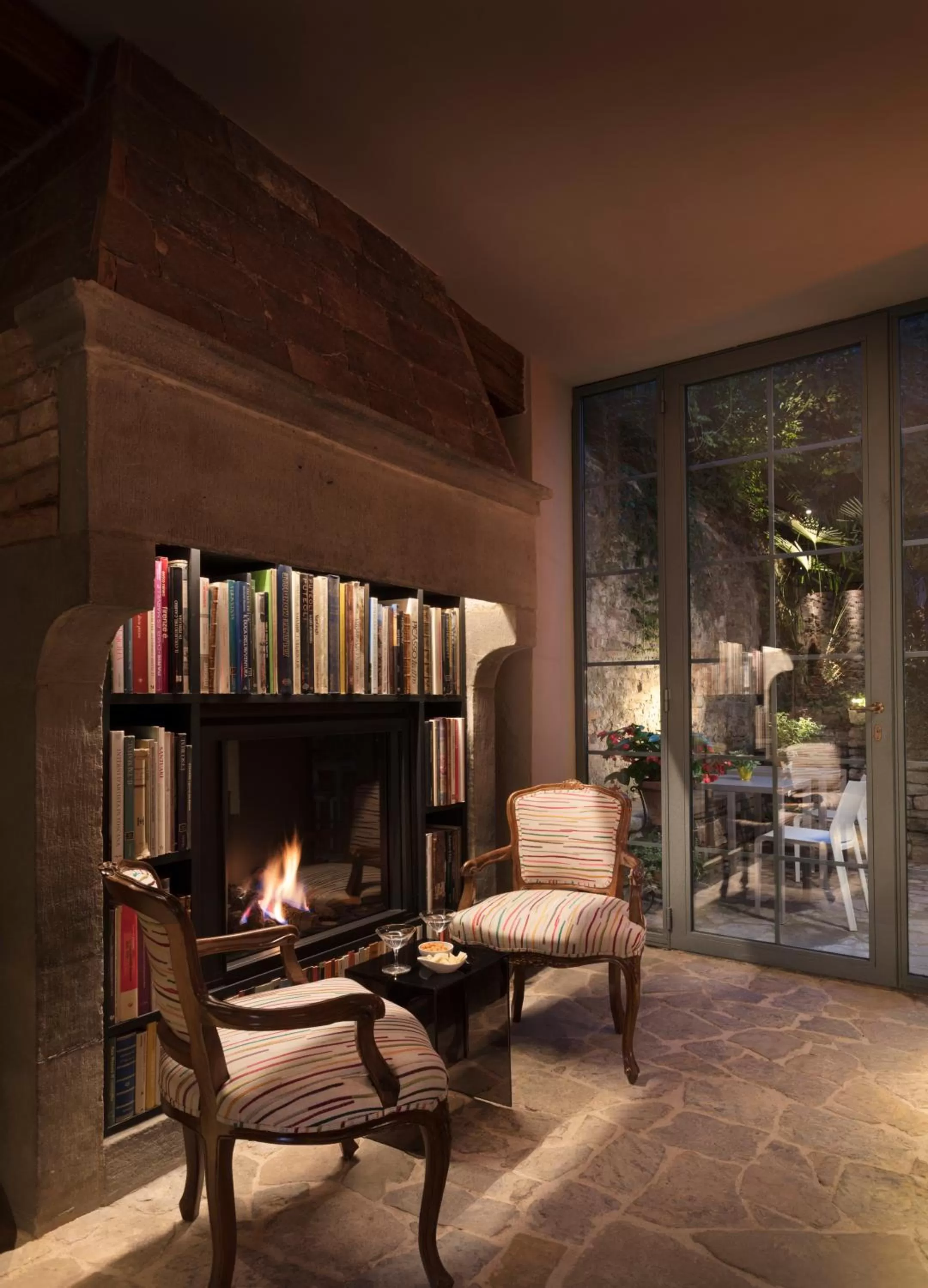 Communal lounge/ TV room in Ottantotto Firenze