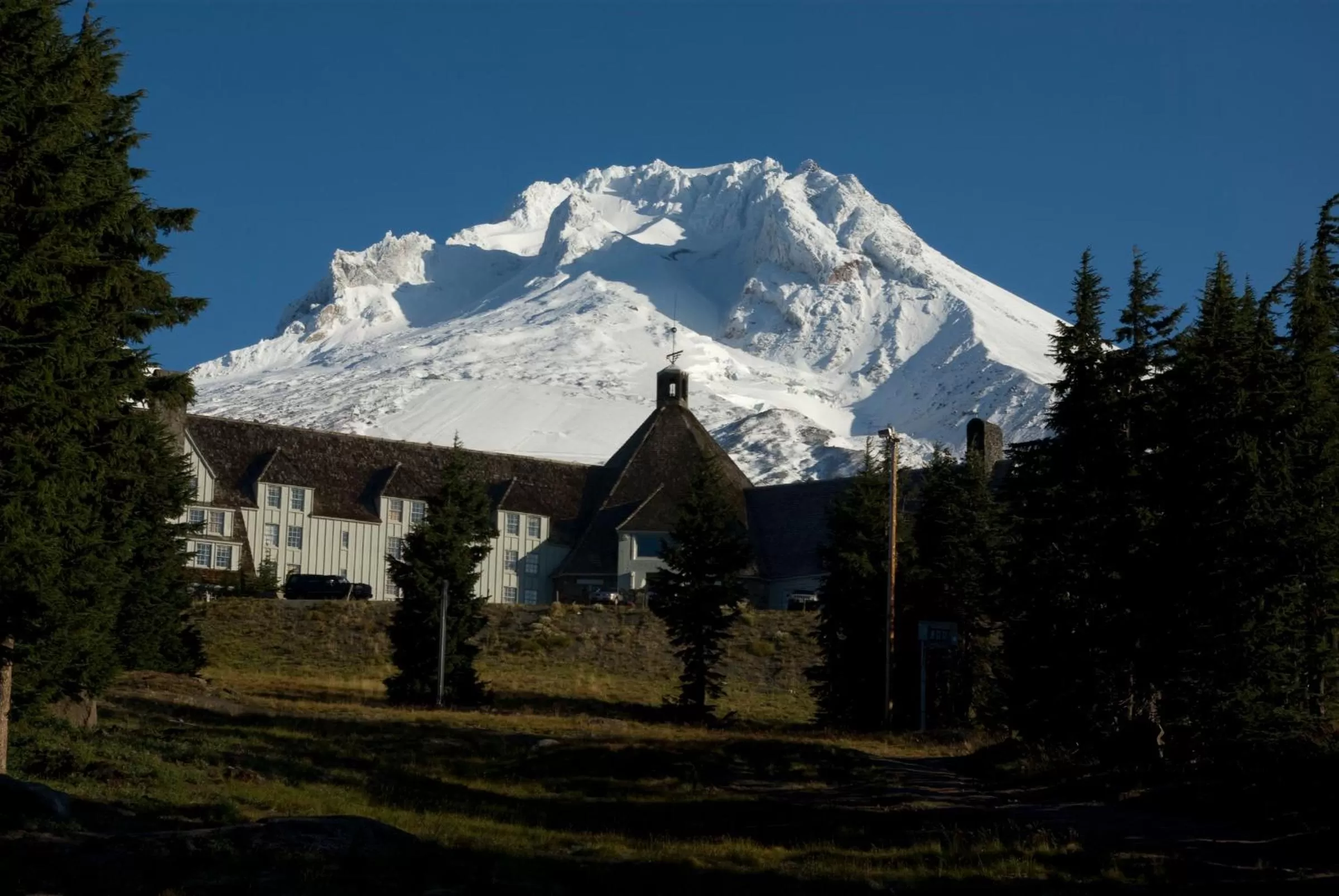 Facade/entrance in Timberline Lodge