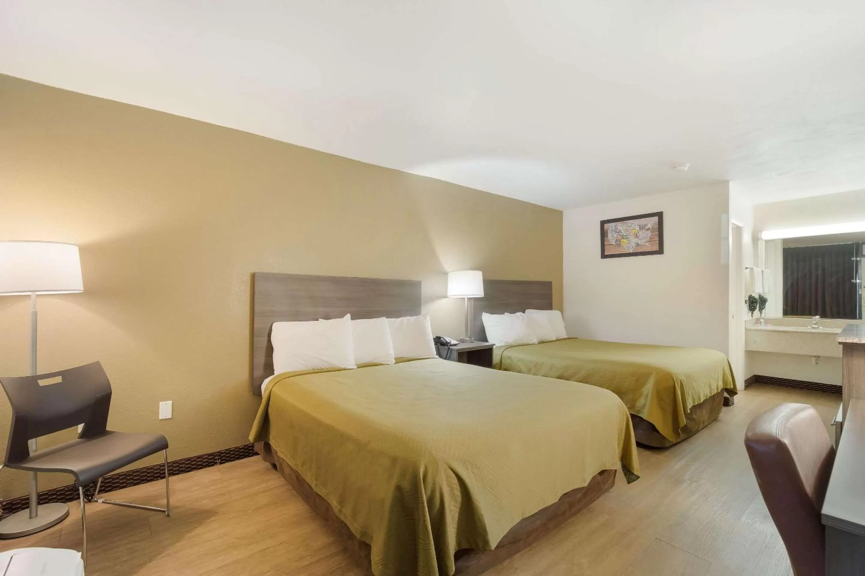 Double Queen Room - Non-Smoking in Econo Lodge