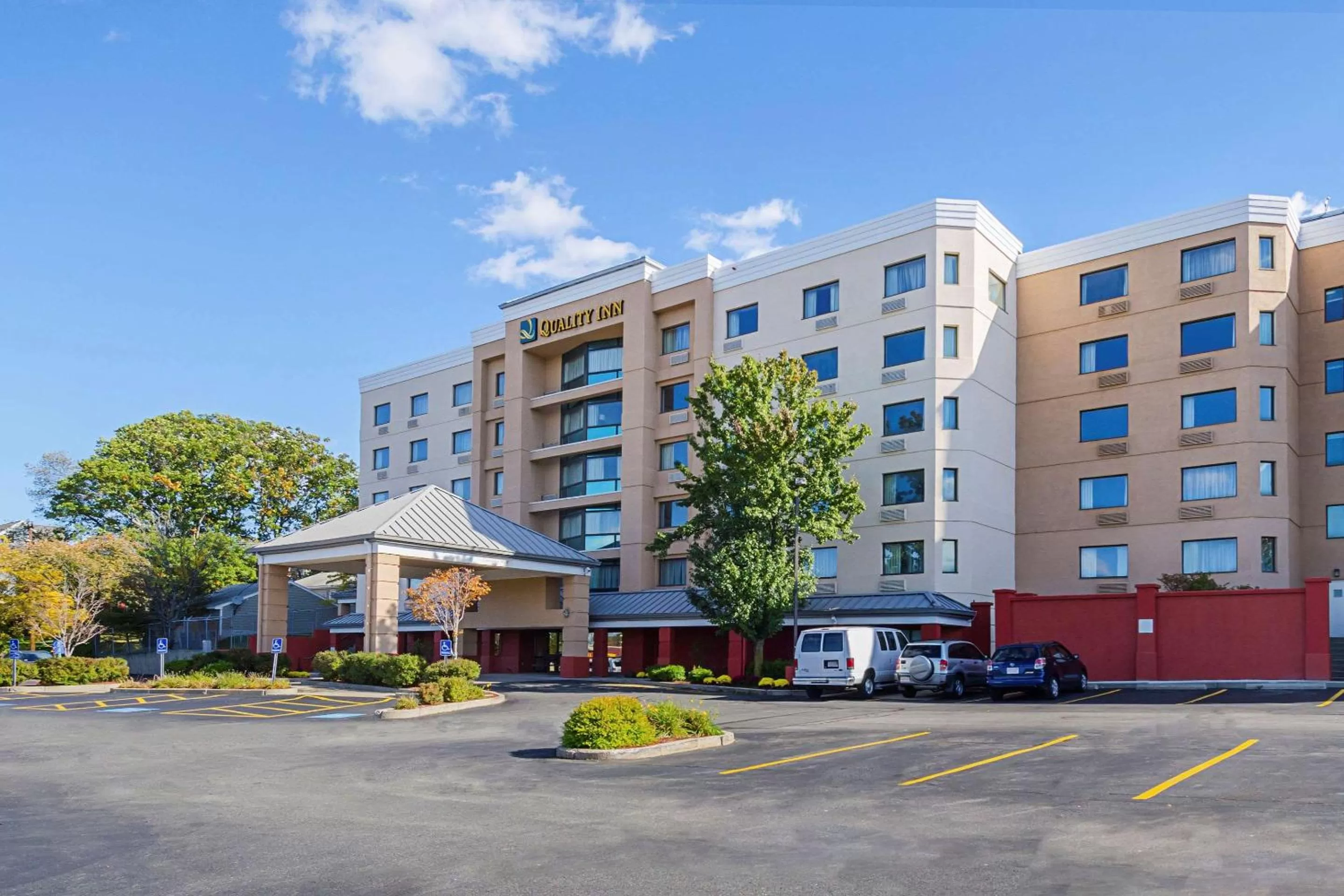 Property building in Quality Inn Boston-Revere