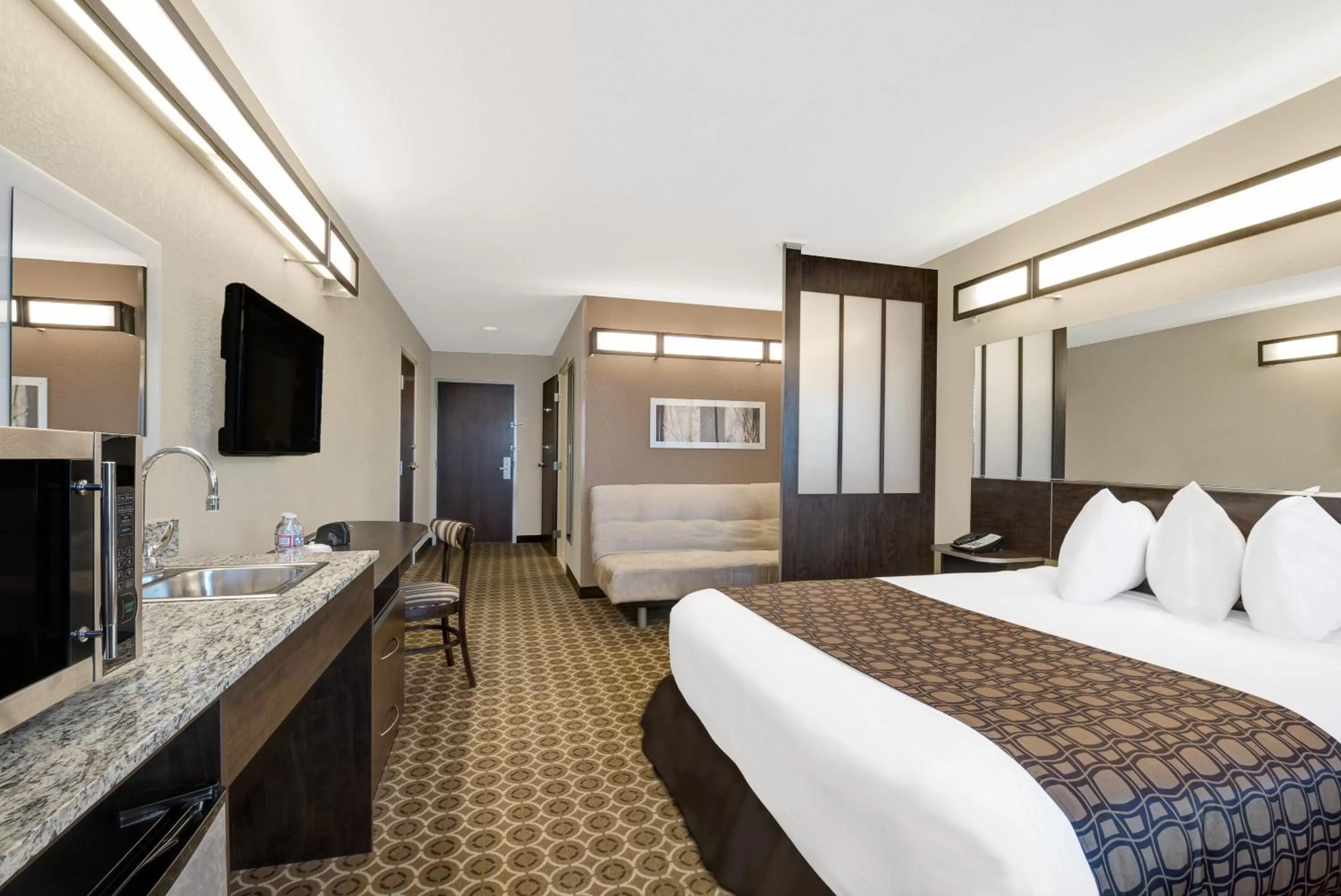 Photo of the whole room, Bed in Microtel Inn & Suites by Wyndham Williston