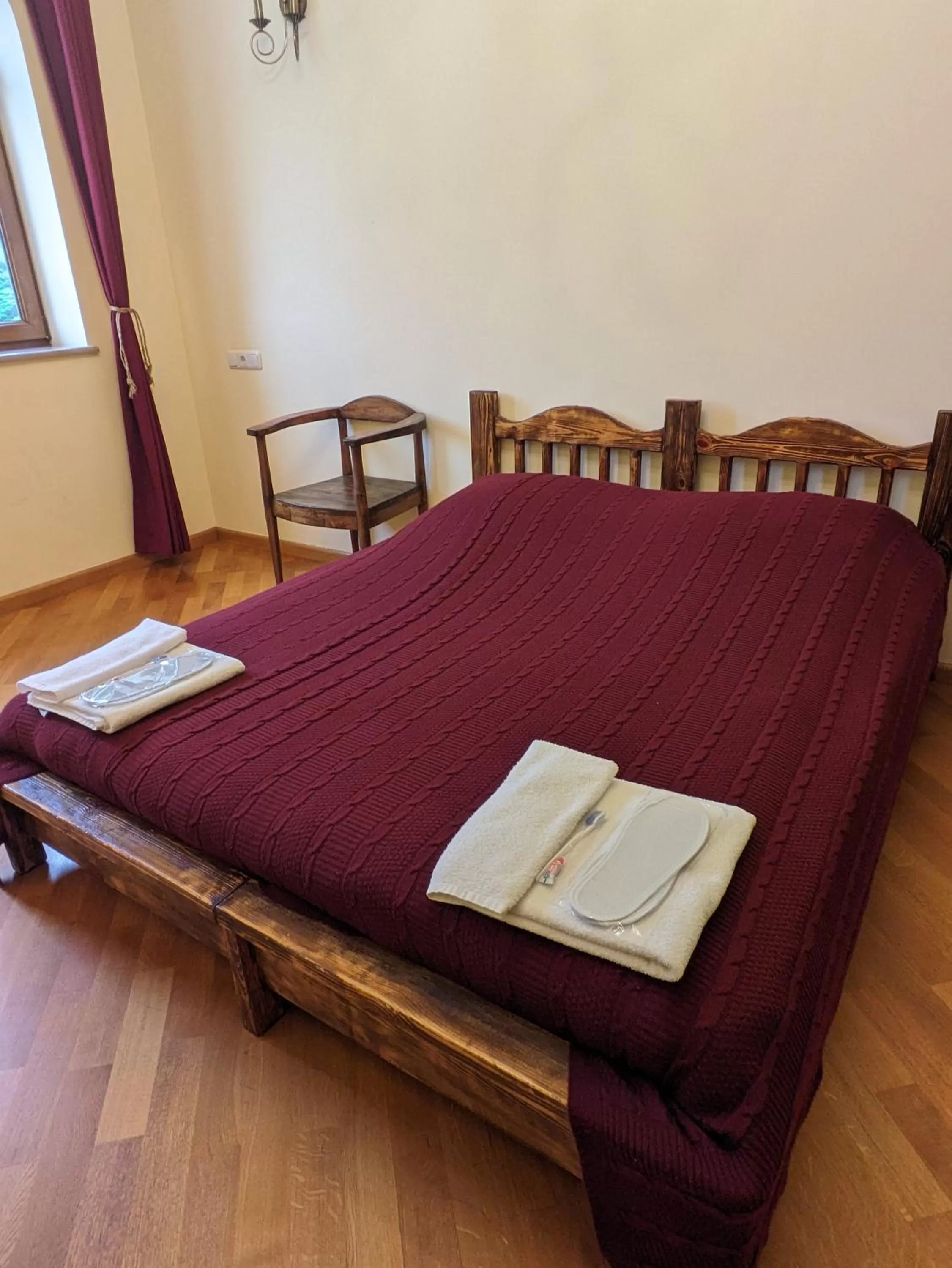 Bed in Vanatun Monastery Stay