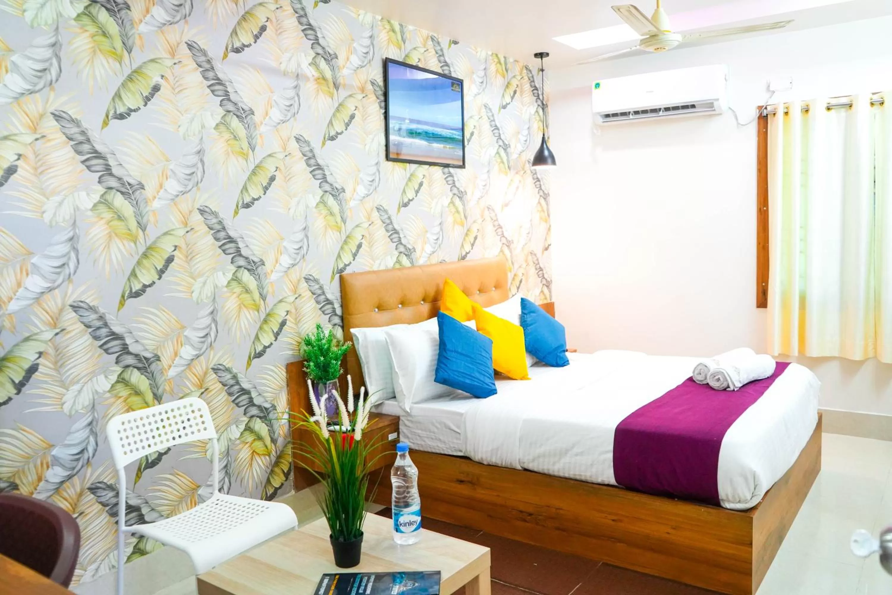 Bed in Homey Meadows - Beach Area