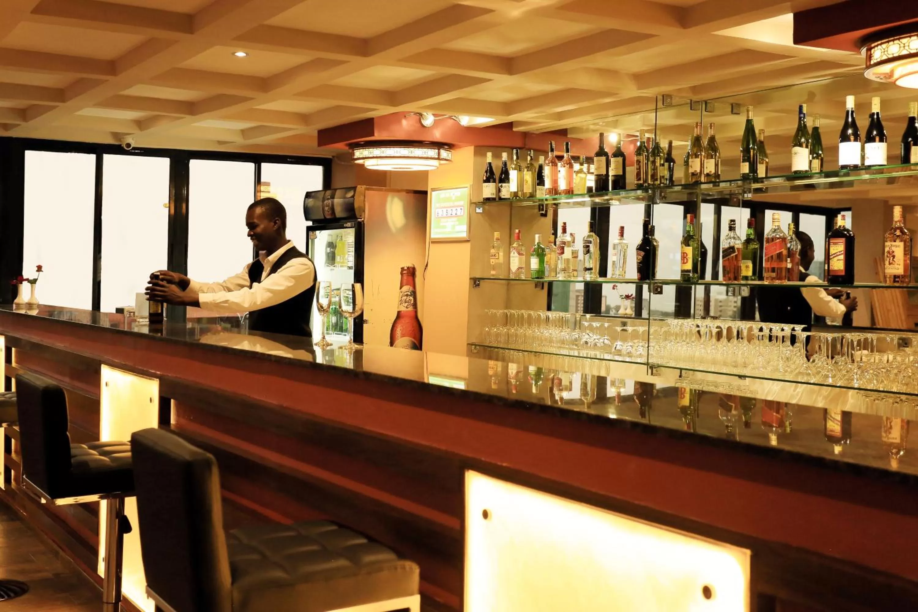 Restaurant/places to eat in Lotos Inn & Suites, Nairobi
