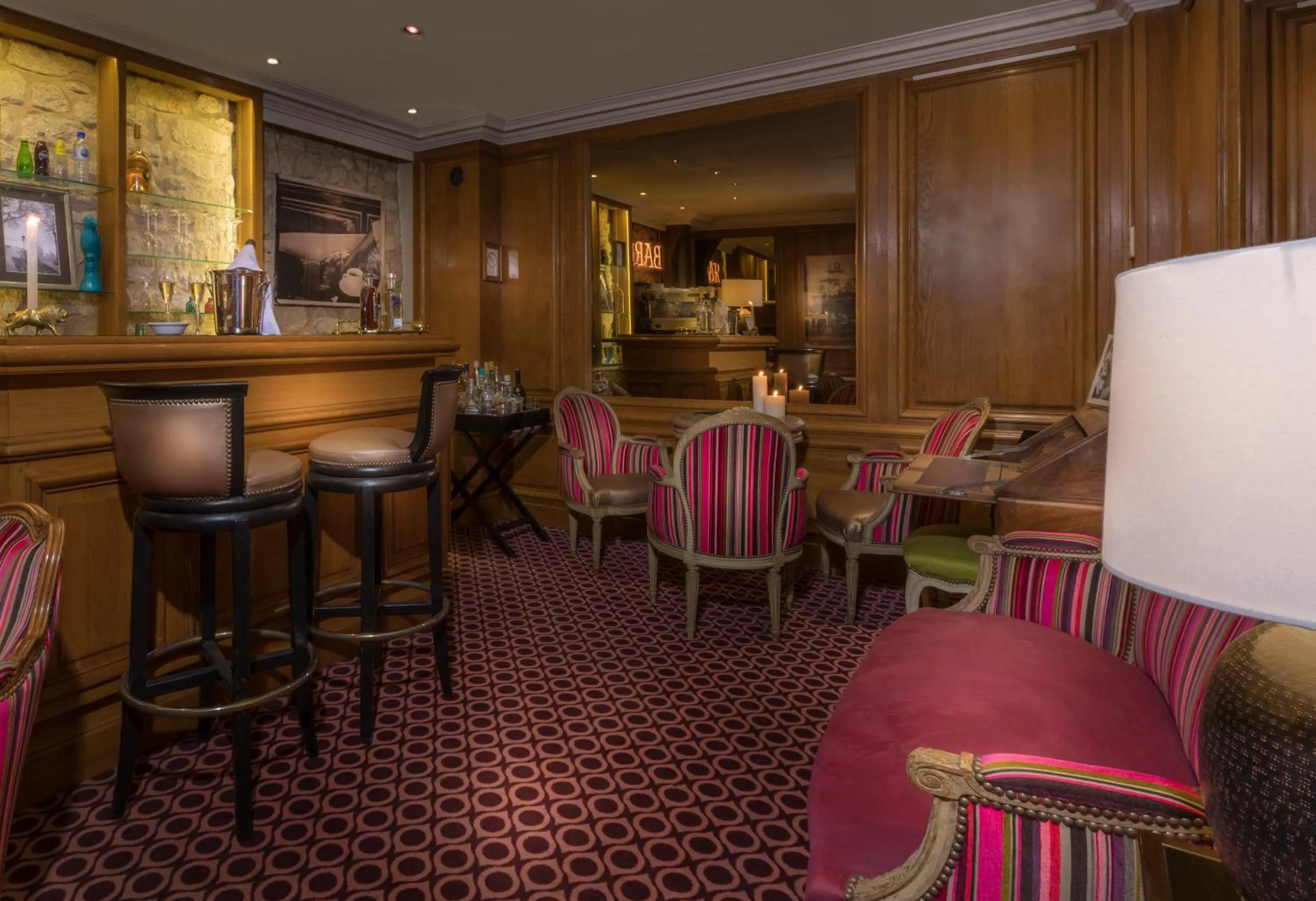 Lounge or bar in Dauphine Saint Germain