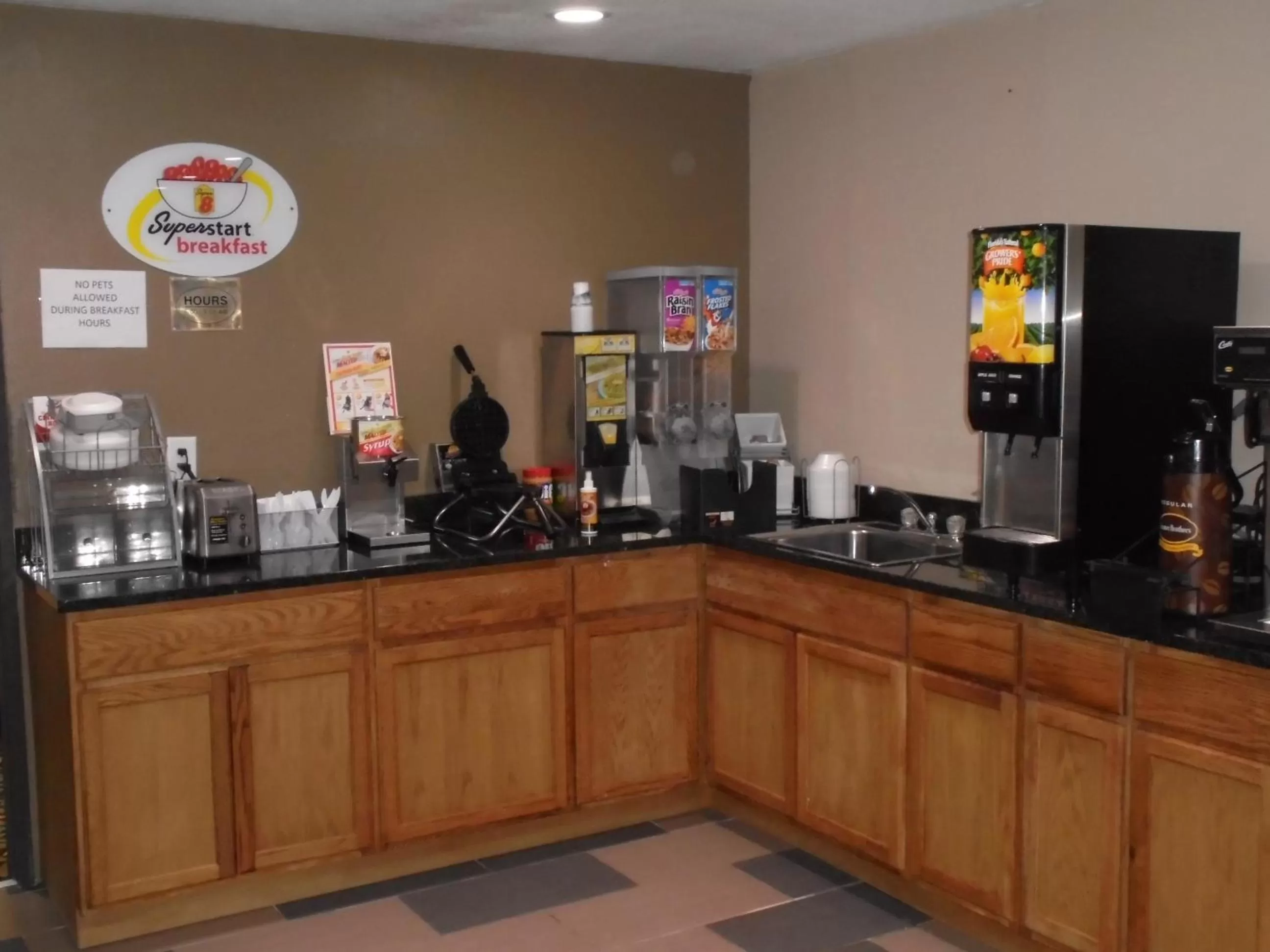 Continental breakfast in Super 8 by Wyndham Okawville