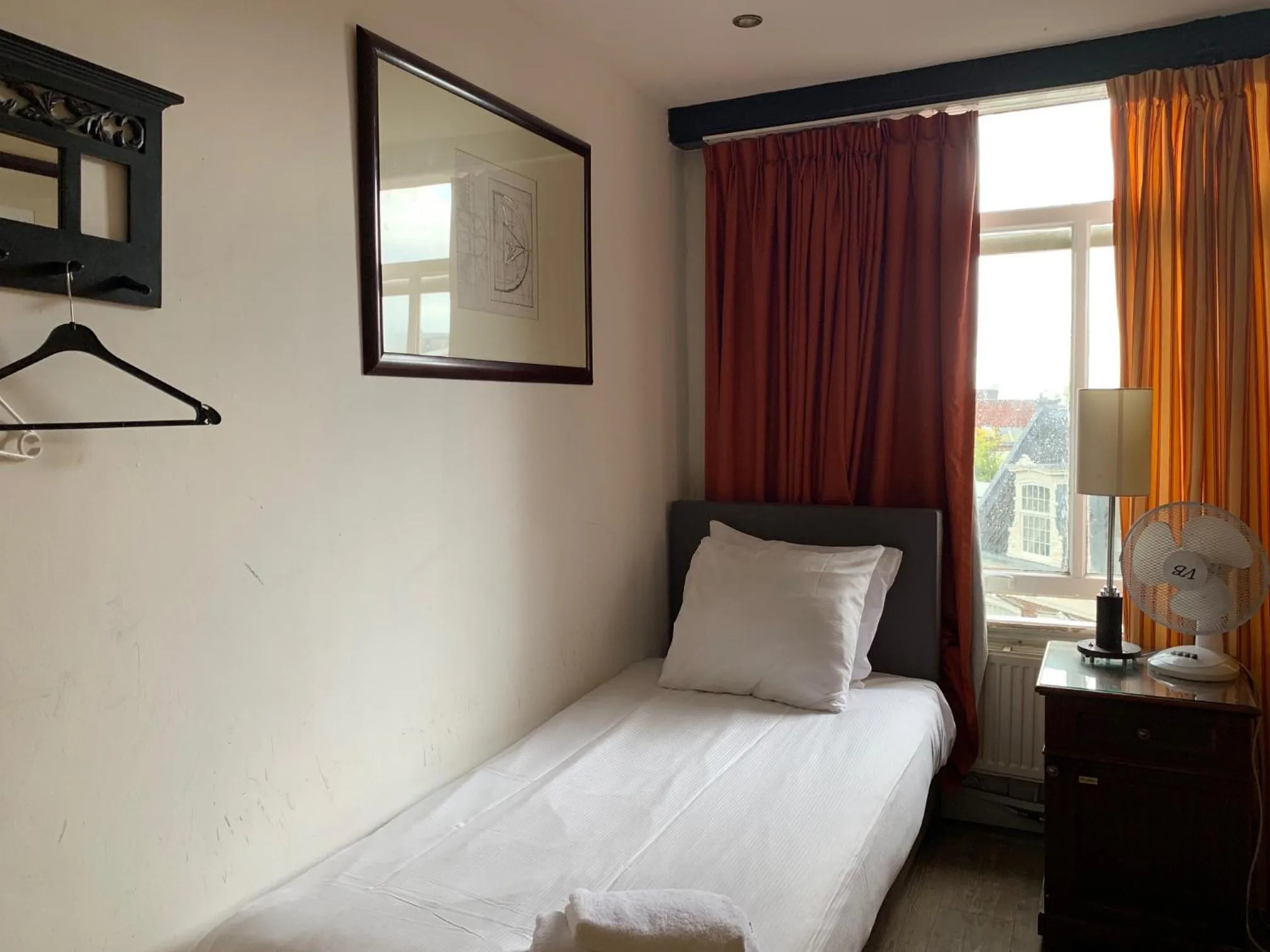 Bed in Hotel La Belle Vue