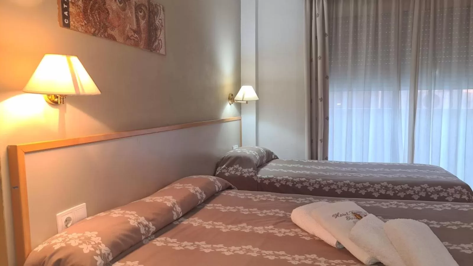 Photo of the whole room, Bed in Hotel Cosmos Tarragona