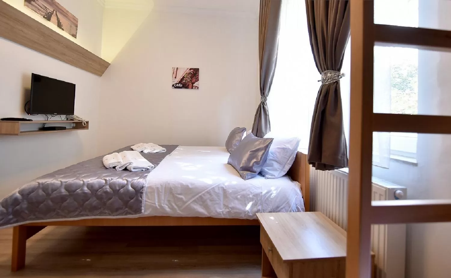 Bed in Villa Nina Hotel & Lounge bar