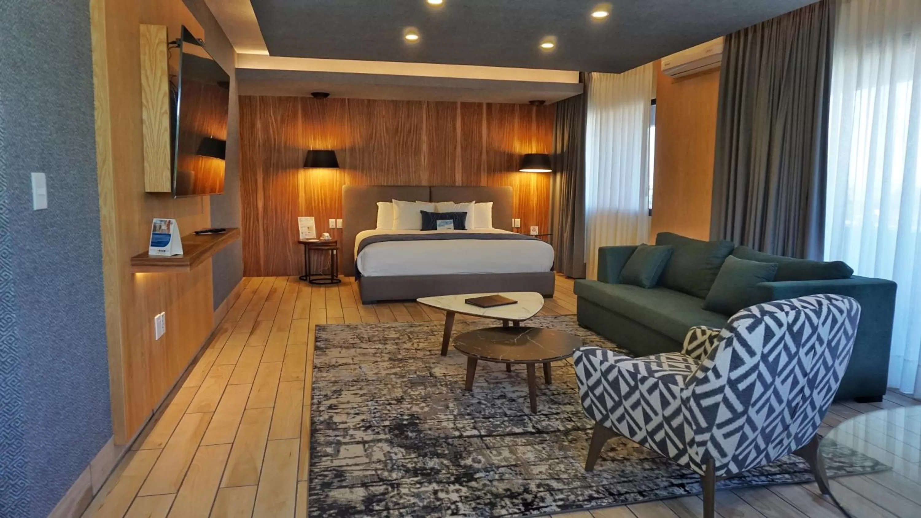 Photo of the whole room in Comfort Inn Cordoba