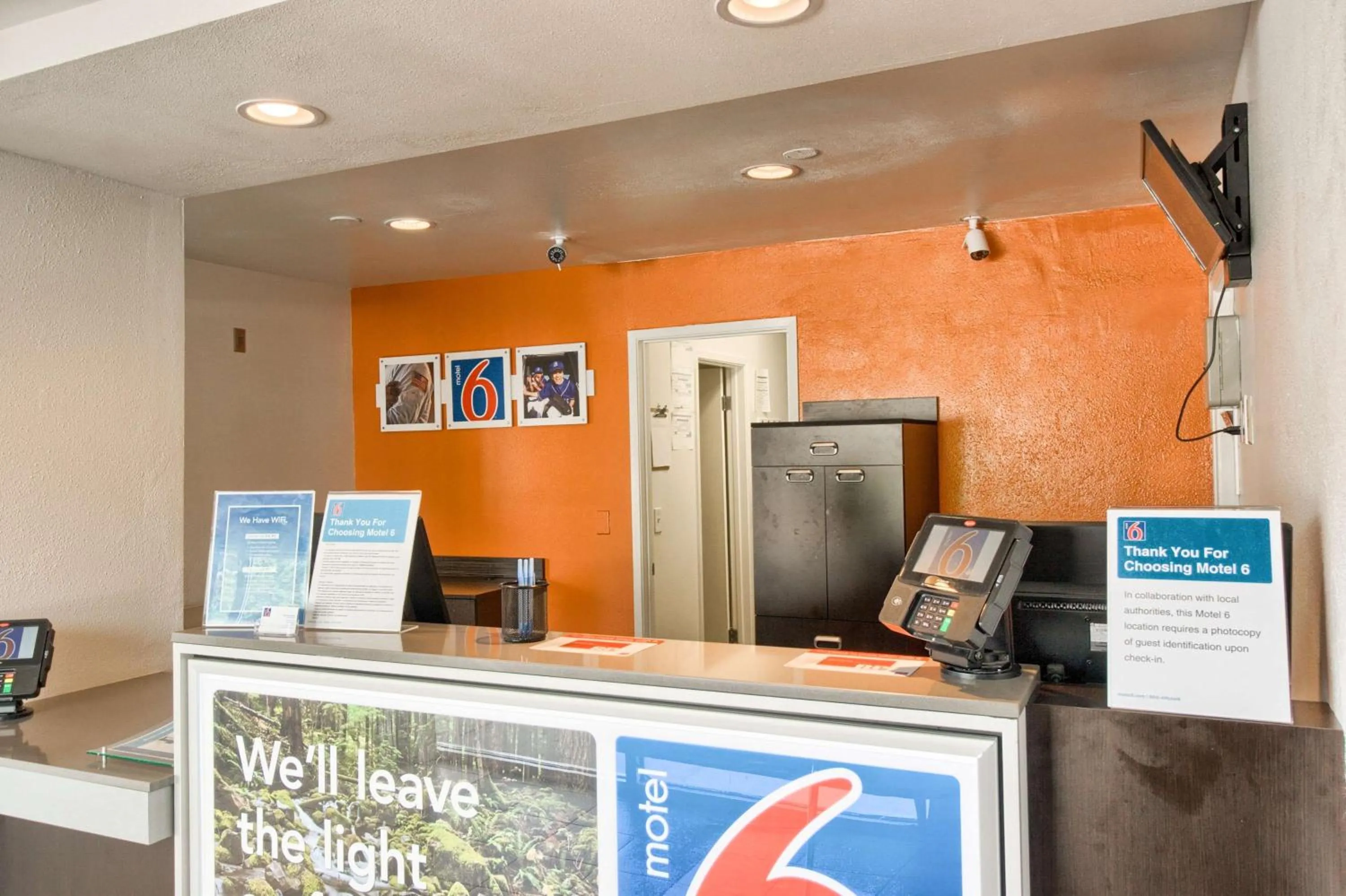 Lobby or reception in Motel 6-Everett, WA - North