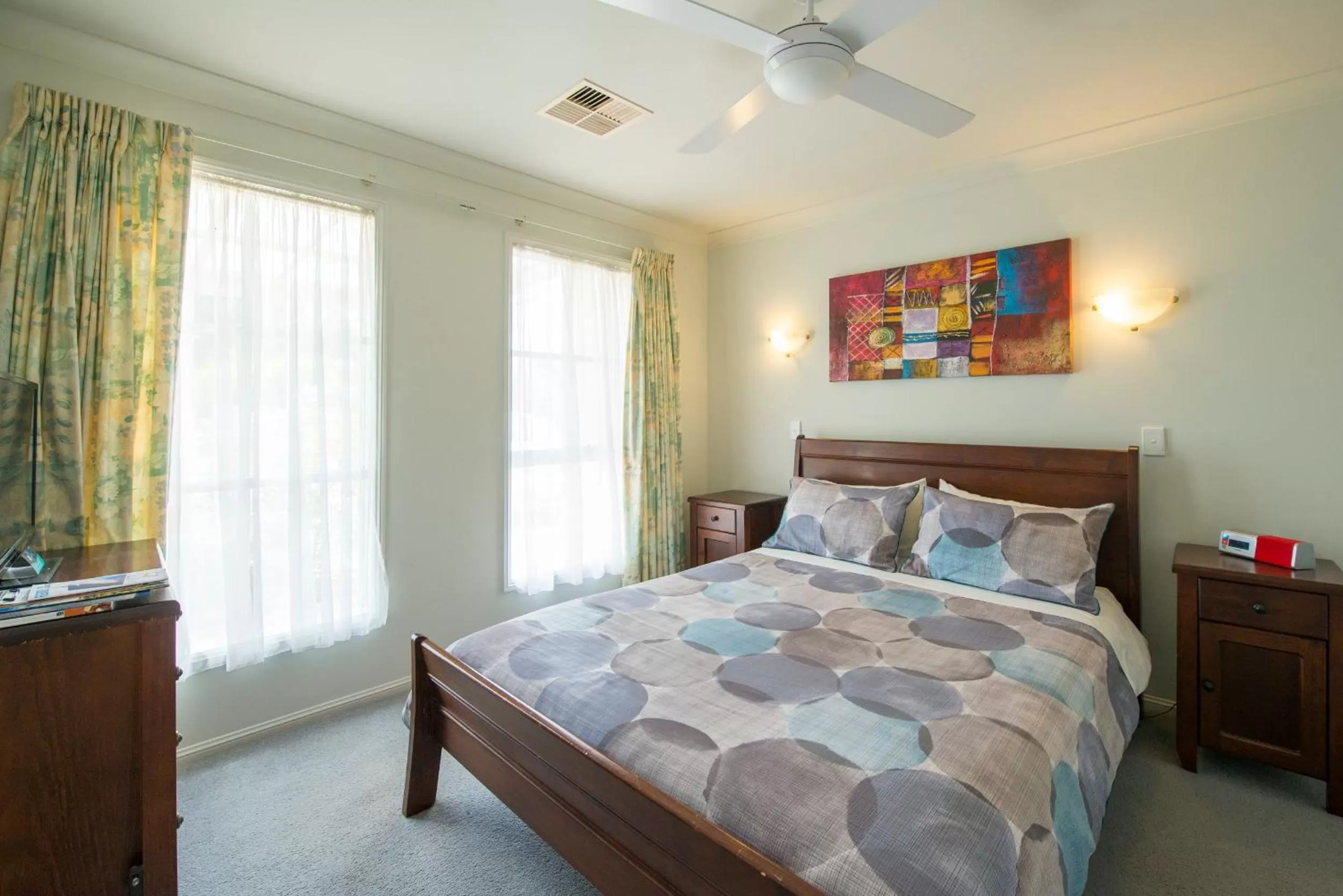 Bed in Bellevue Bed & Breakfast