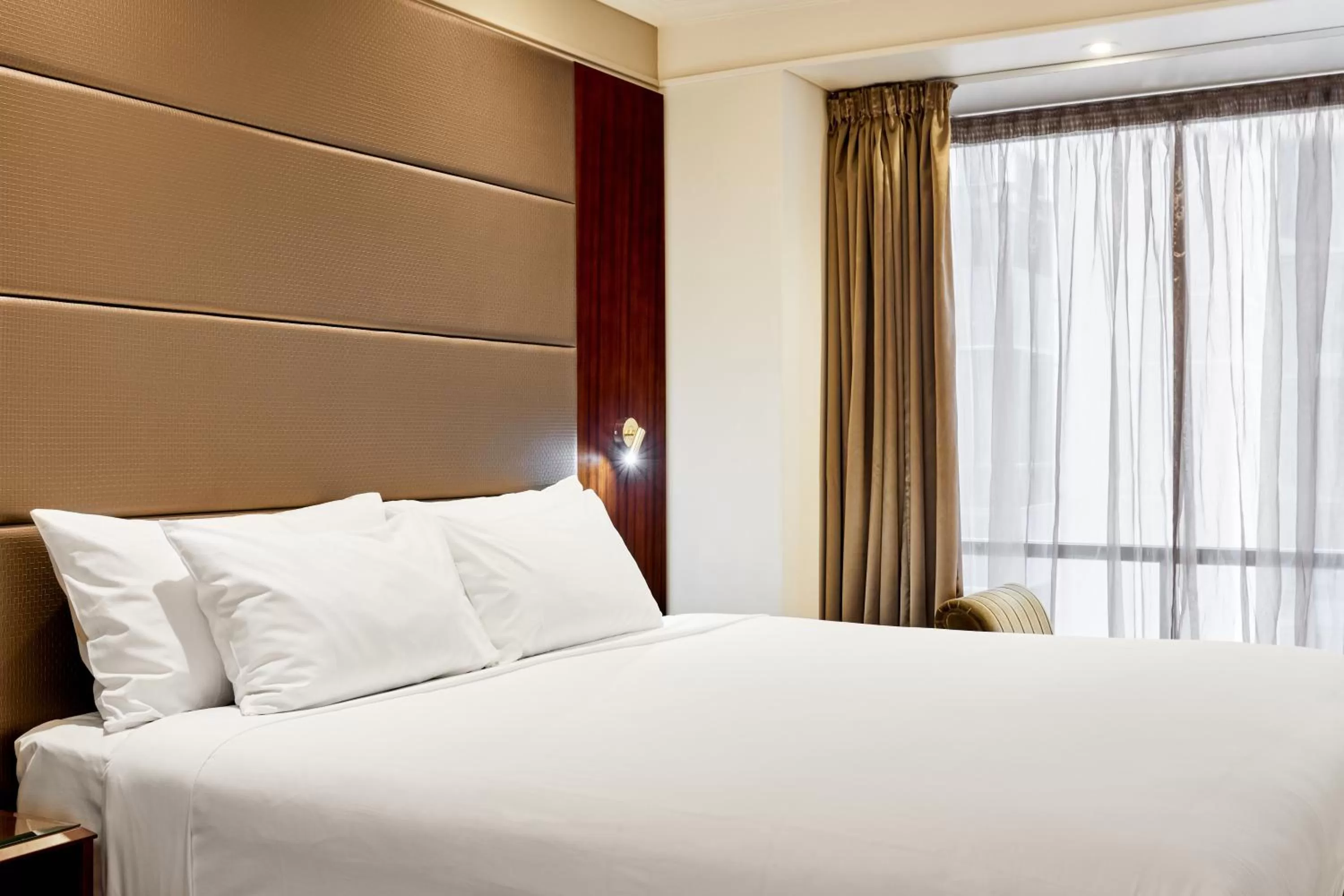 Bedroom, Bed in Stamford Plaza Melbourne