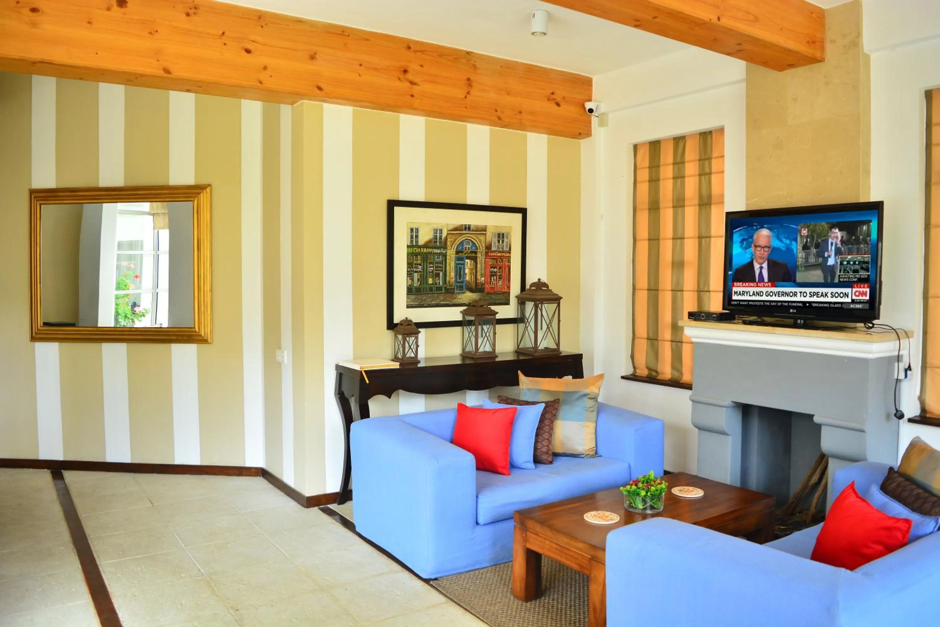 Communal lounge/ TV room in Unique Cottages