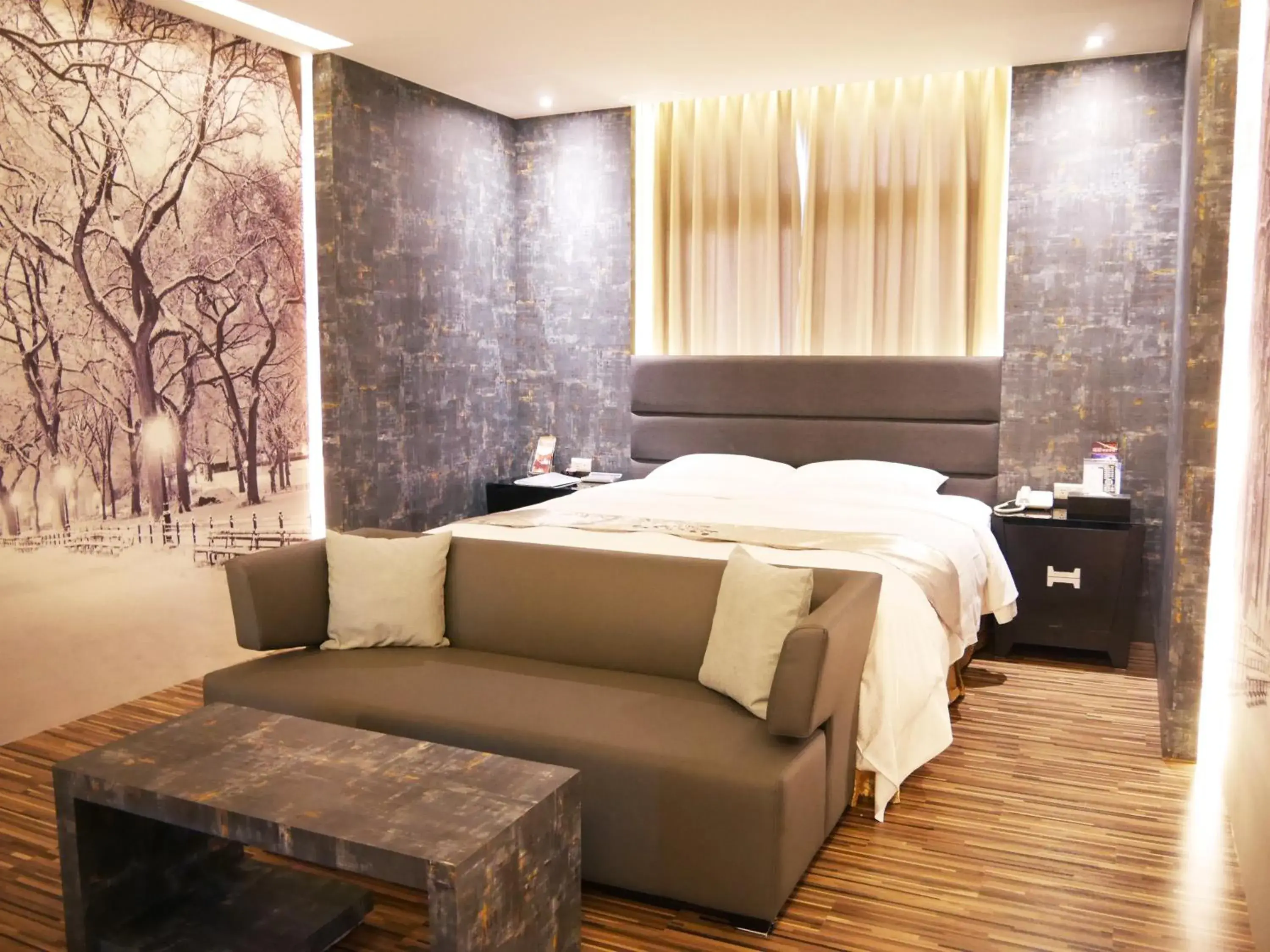 Deluxe Double Room (Check-in after 20:00) in Refinement Motel Deluxe Double Room (Check-in after 20:00) in Refinement Motel