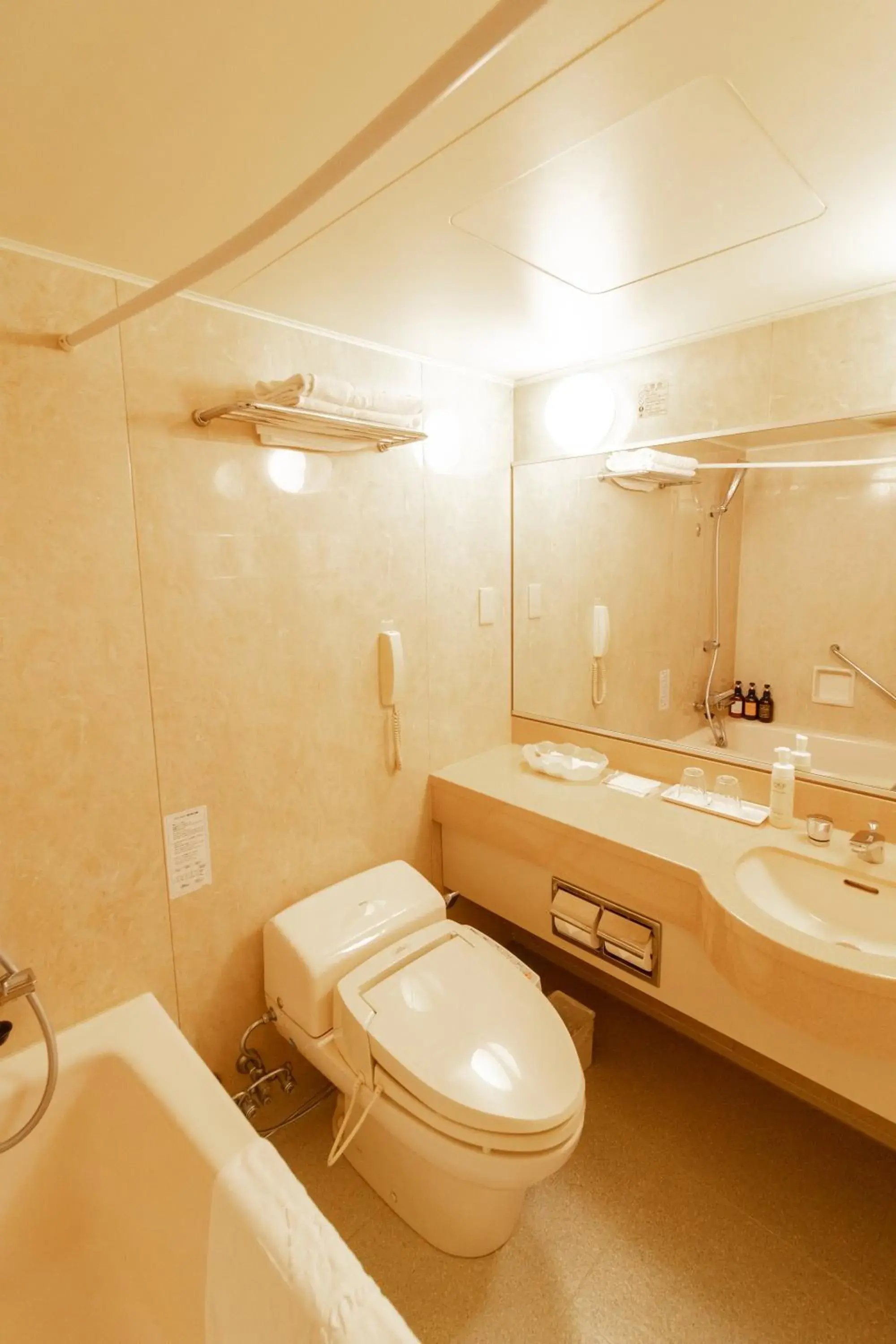 Twin Room - Non-Smoking in Bright Park Hotel Twin Room - Non-Smoking in Bright Park Hotel