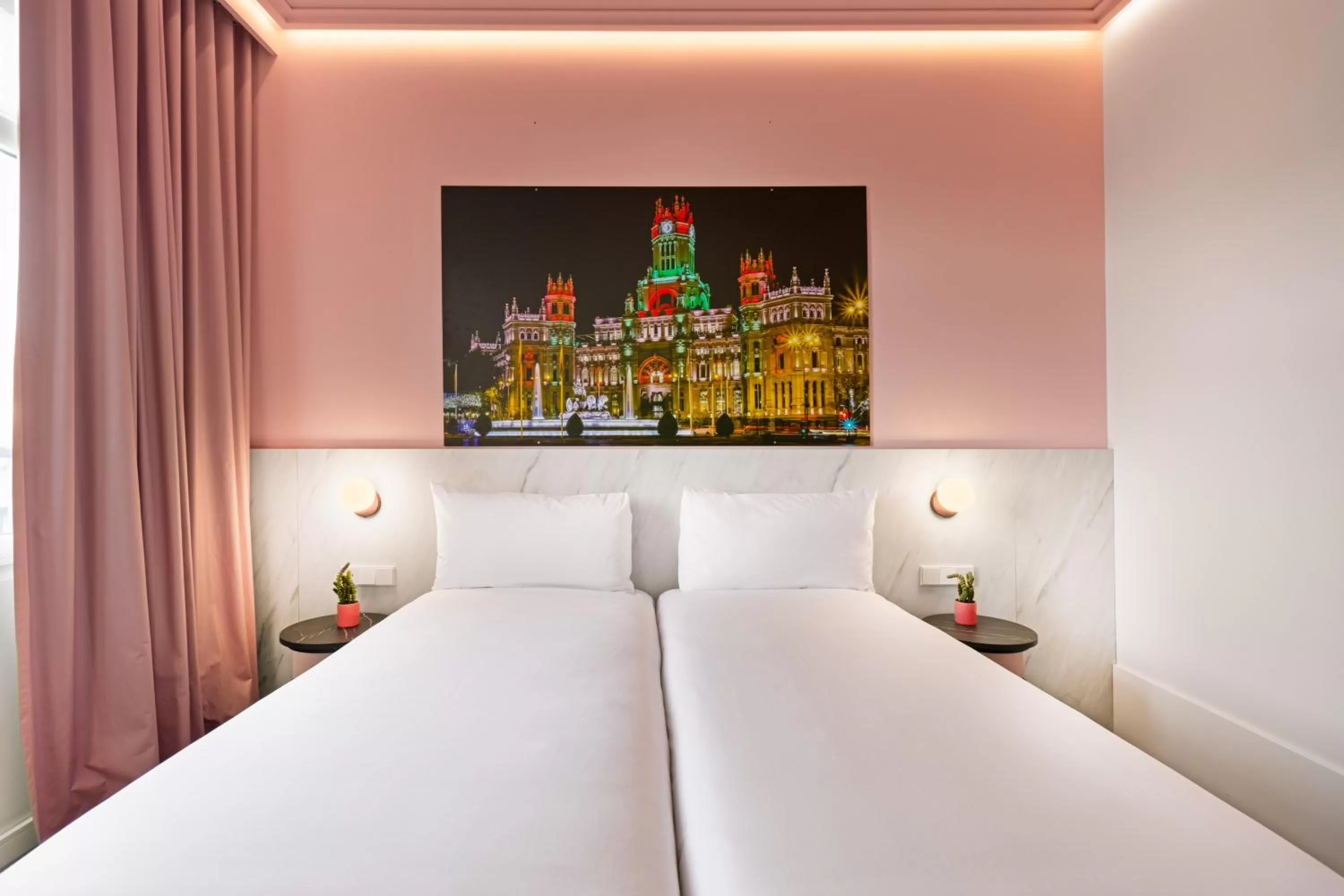 Bed in Ikonik Gran Vía