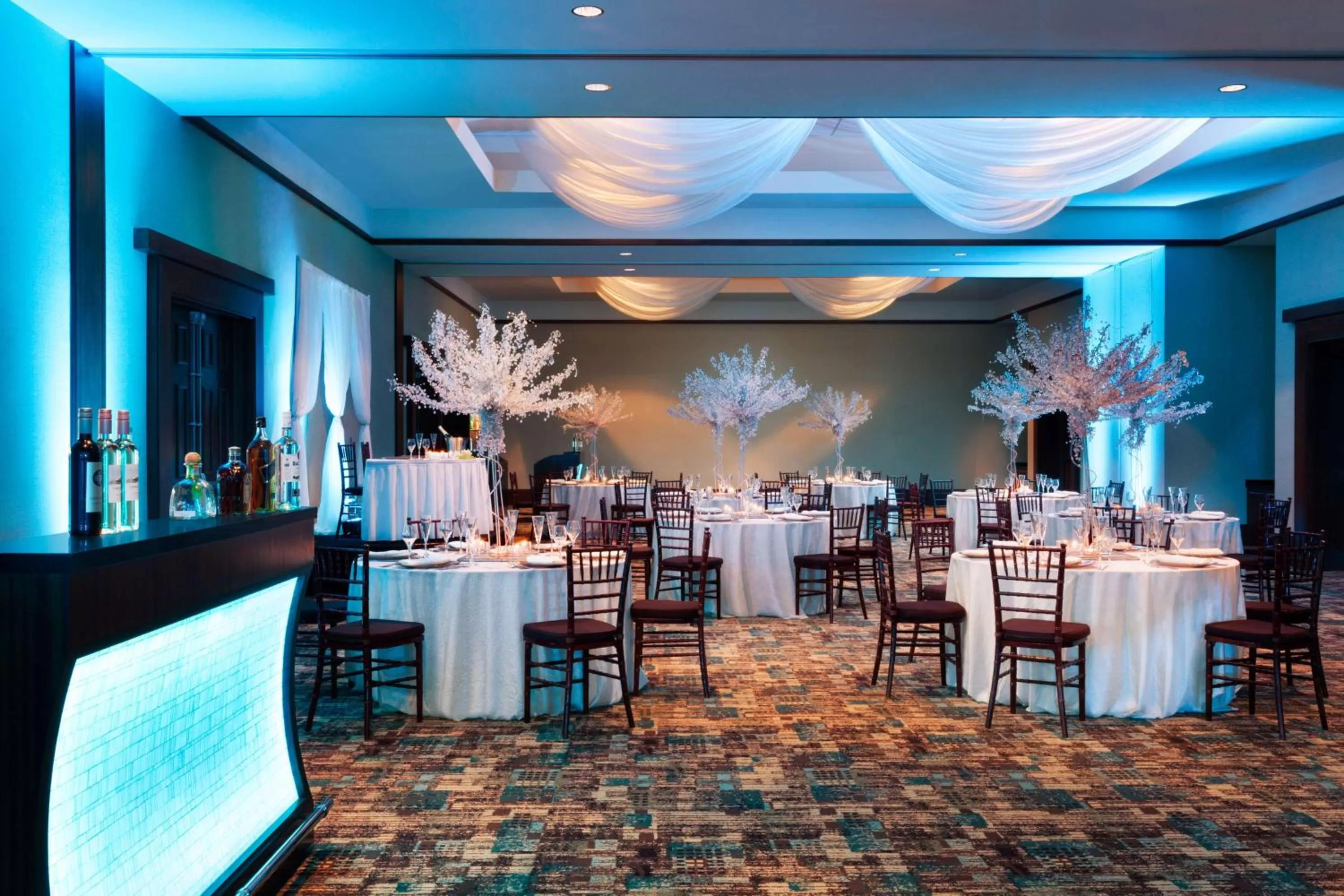 Lounge or bar in Embassy Suites by Hilton Orlando Lake Buena Vista South