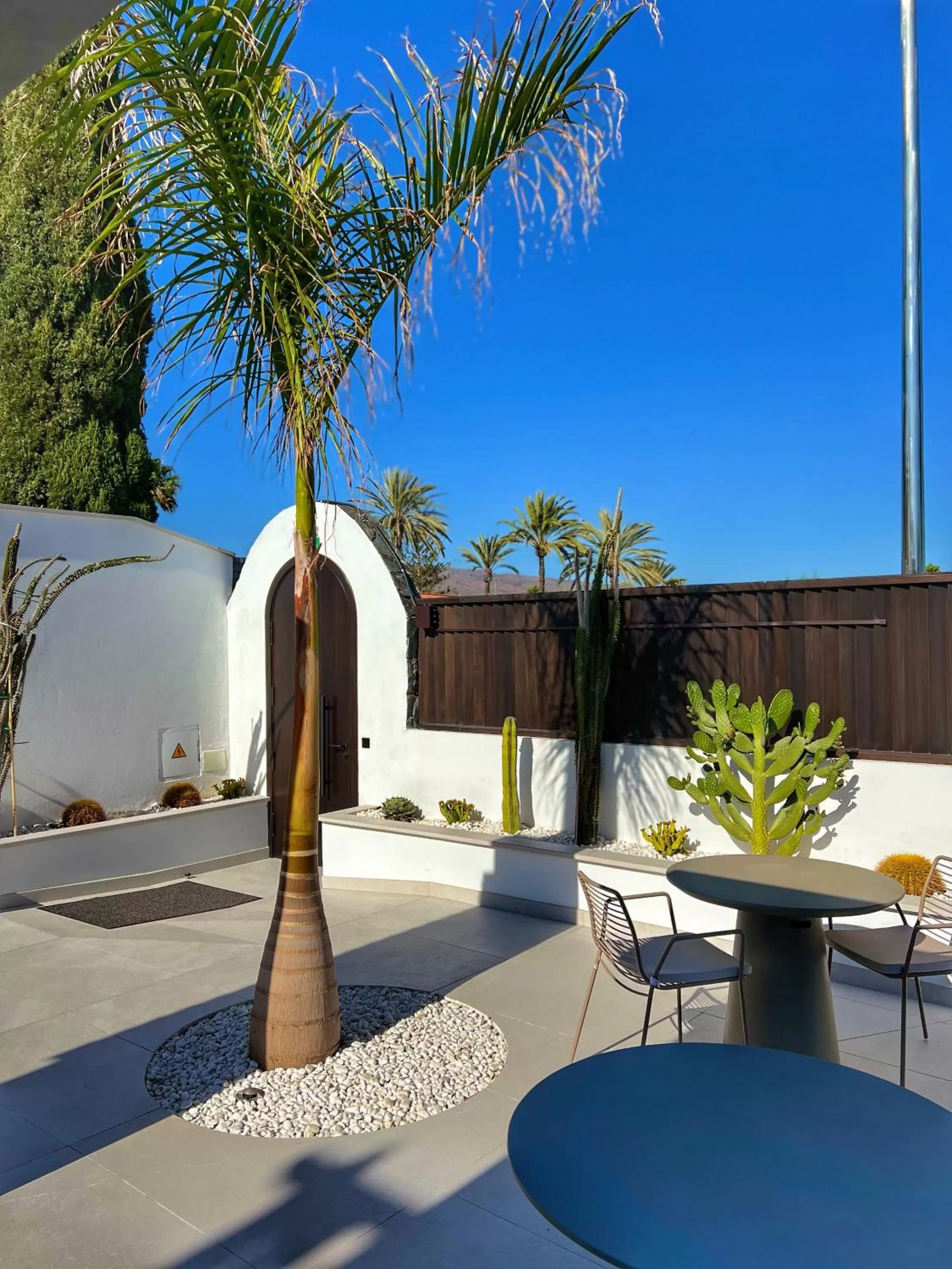 Fahana - Gay Men Only