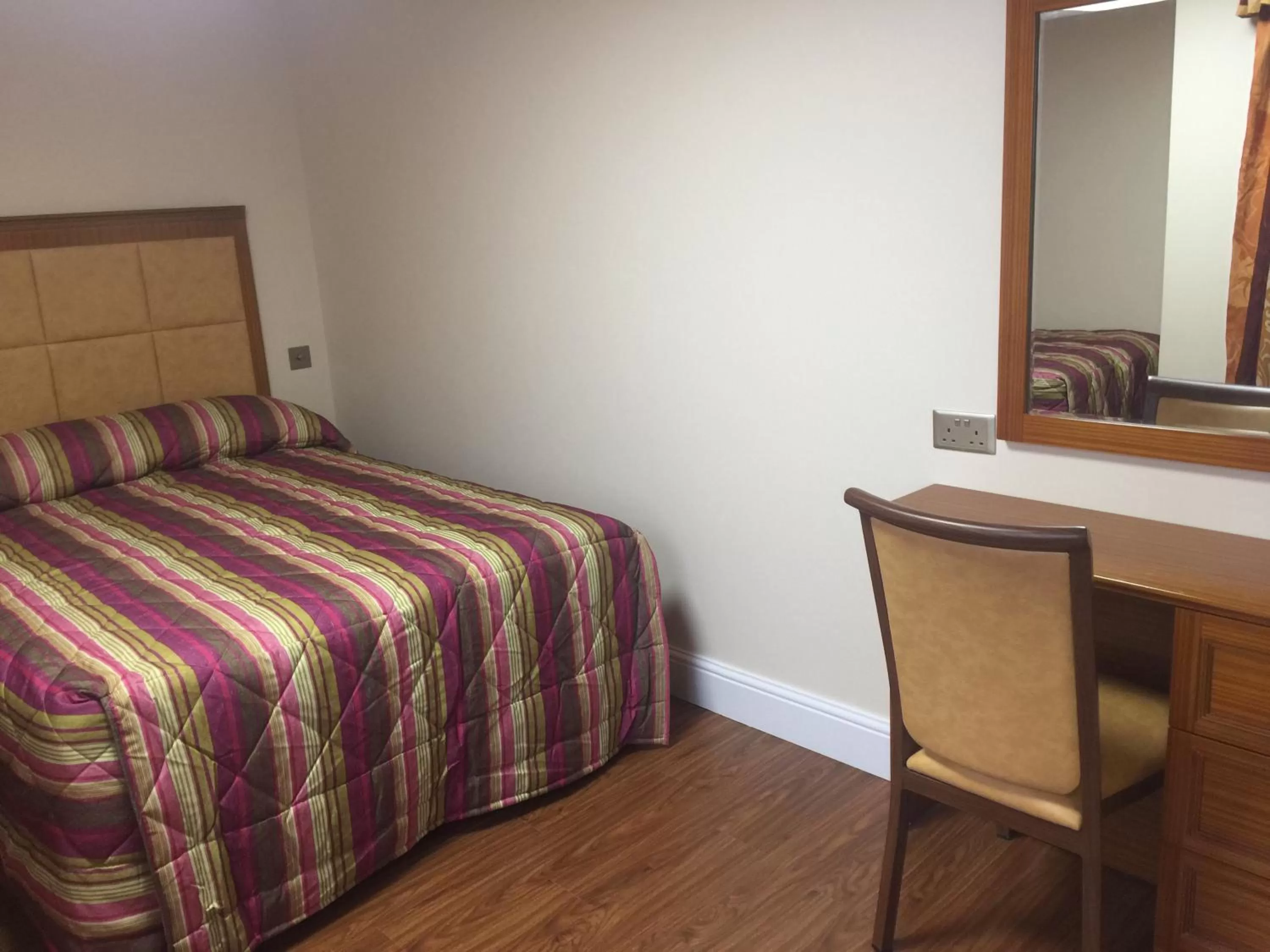 Bedroom, Bed in White House Hotel