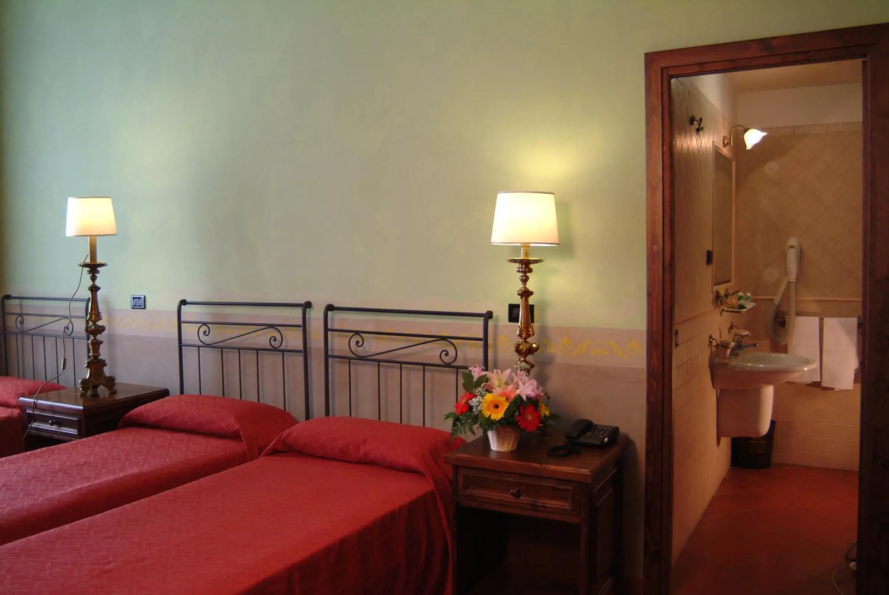 Double or Twin Room in Domus Sessoriana Double or Twin Room in Domus Sessoriana