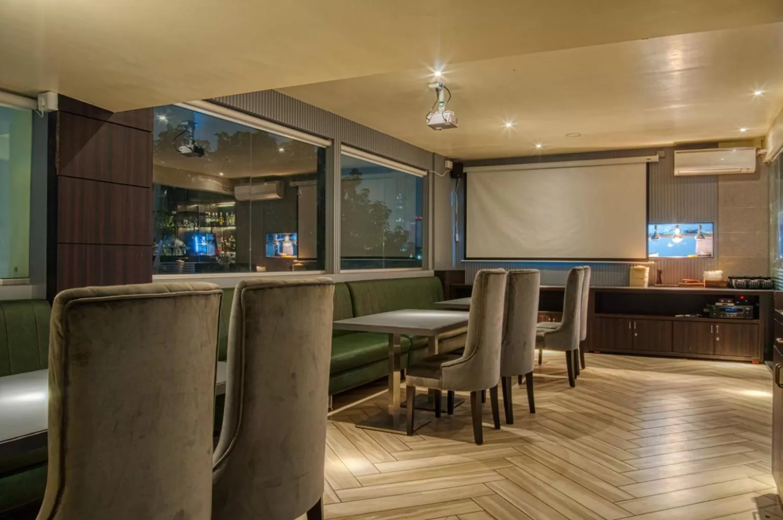 Restaurant/places to eat in The Samilton