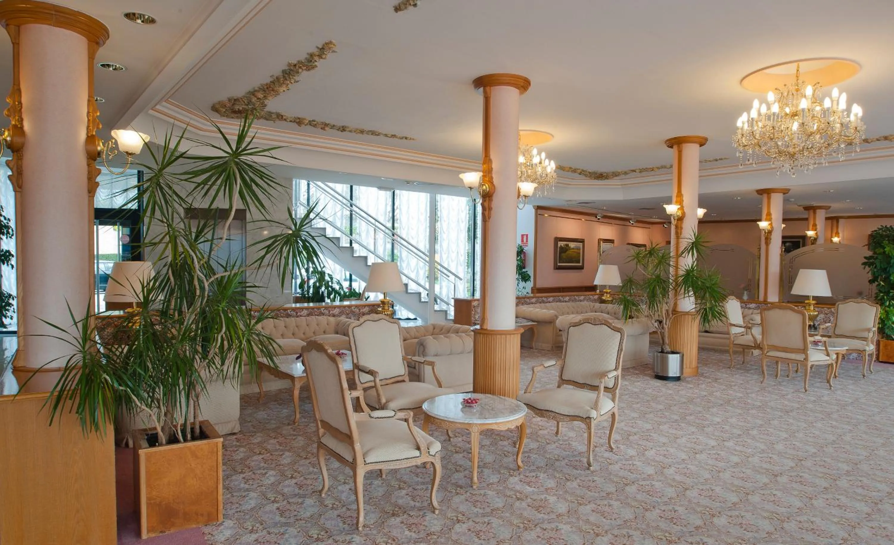 Communal lounge/ TV room in Hotel Riu Fluviá