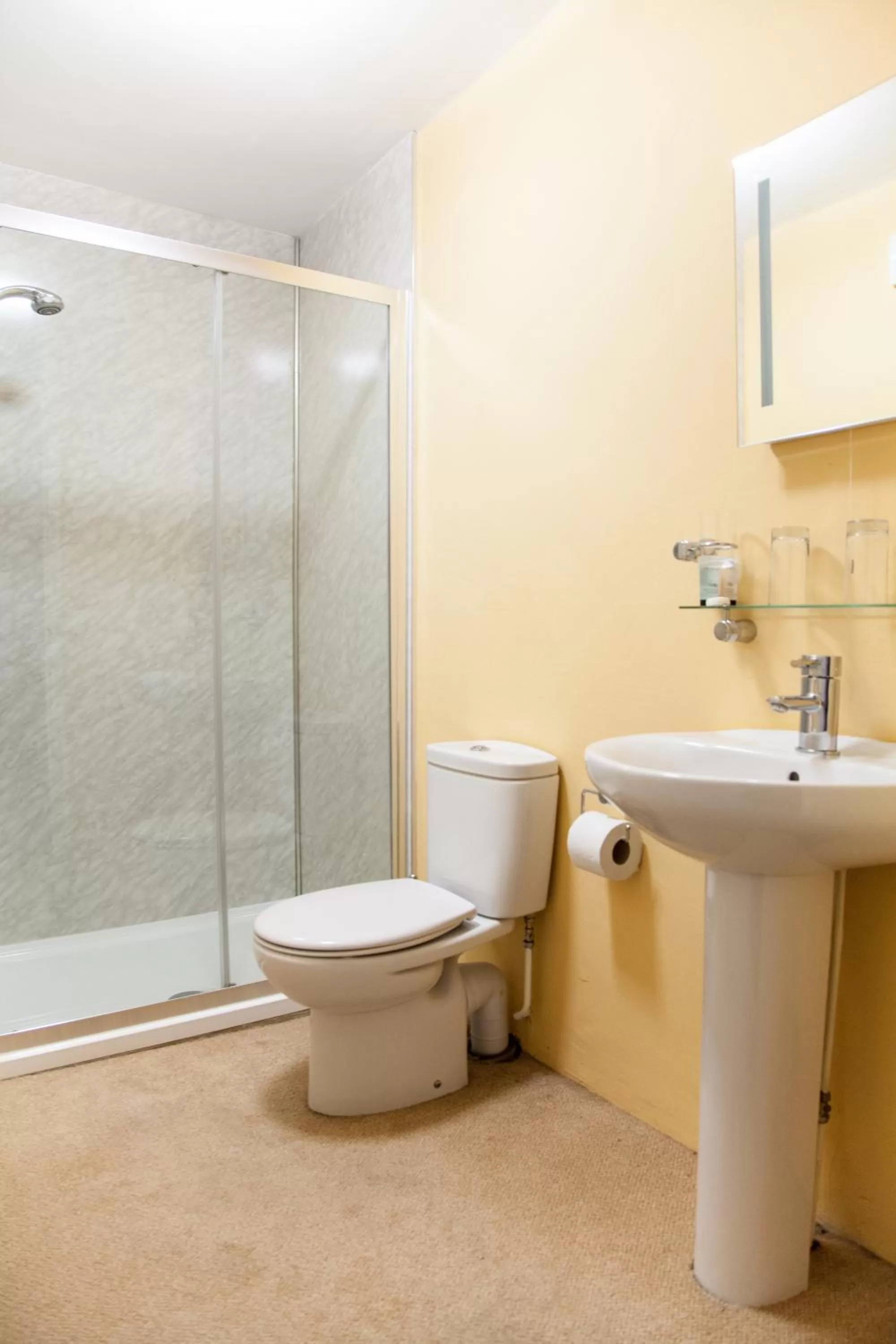 Shower in The Poltimore Inn