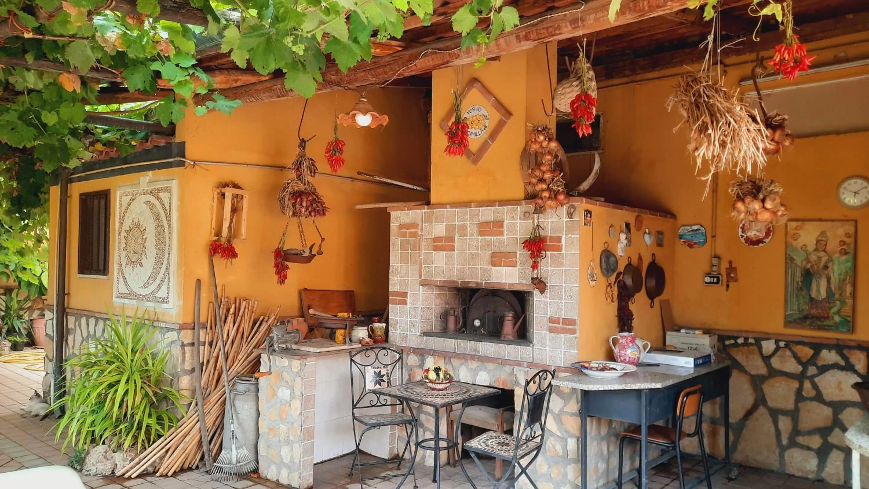 Garden in Buonocore Rooms