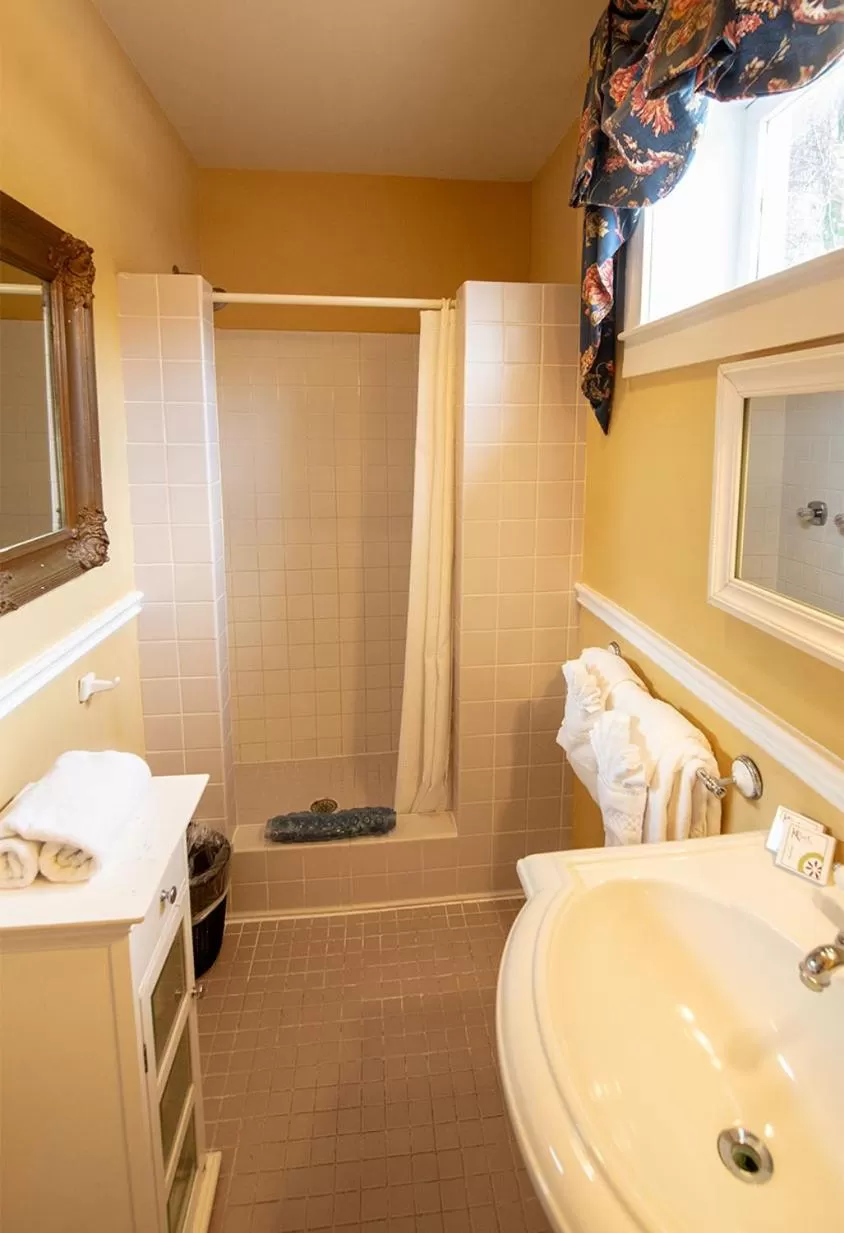 Casablanca Inn on the Bay