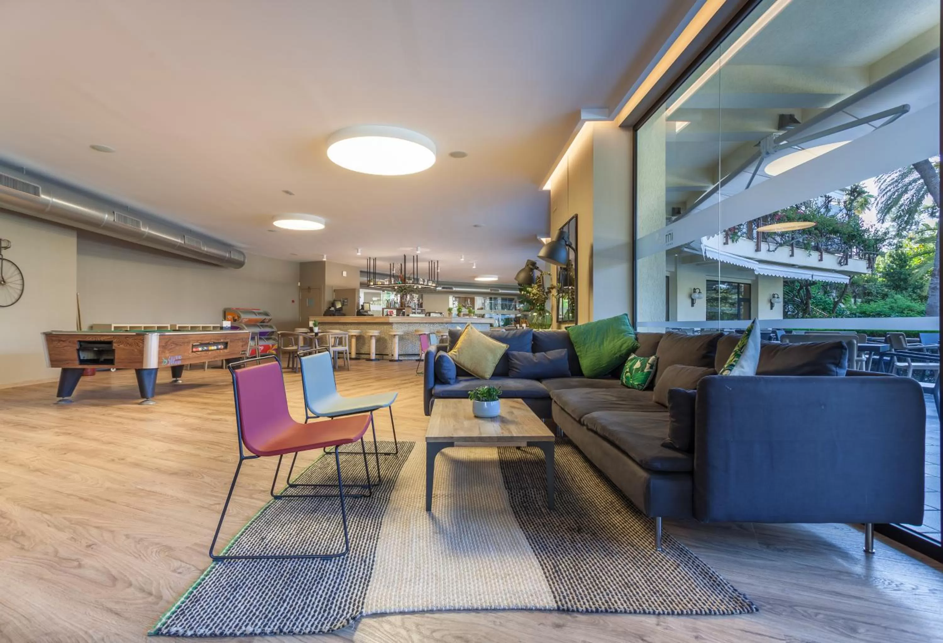 Lounge or bar in Intelier Orange