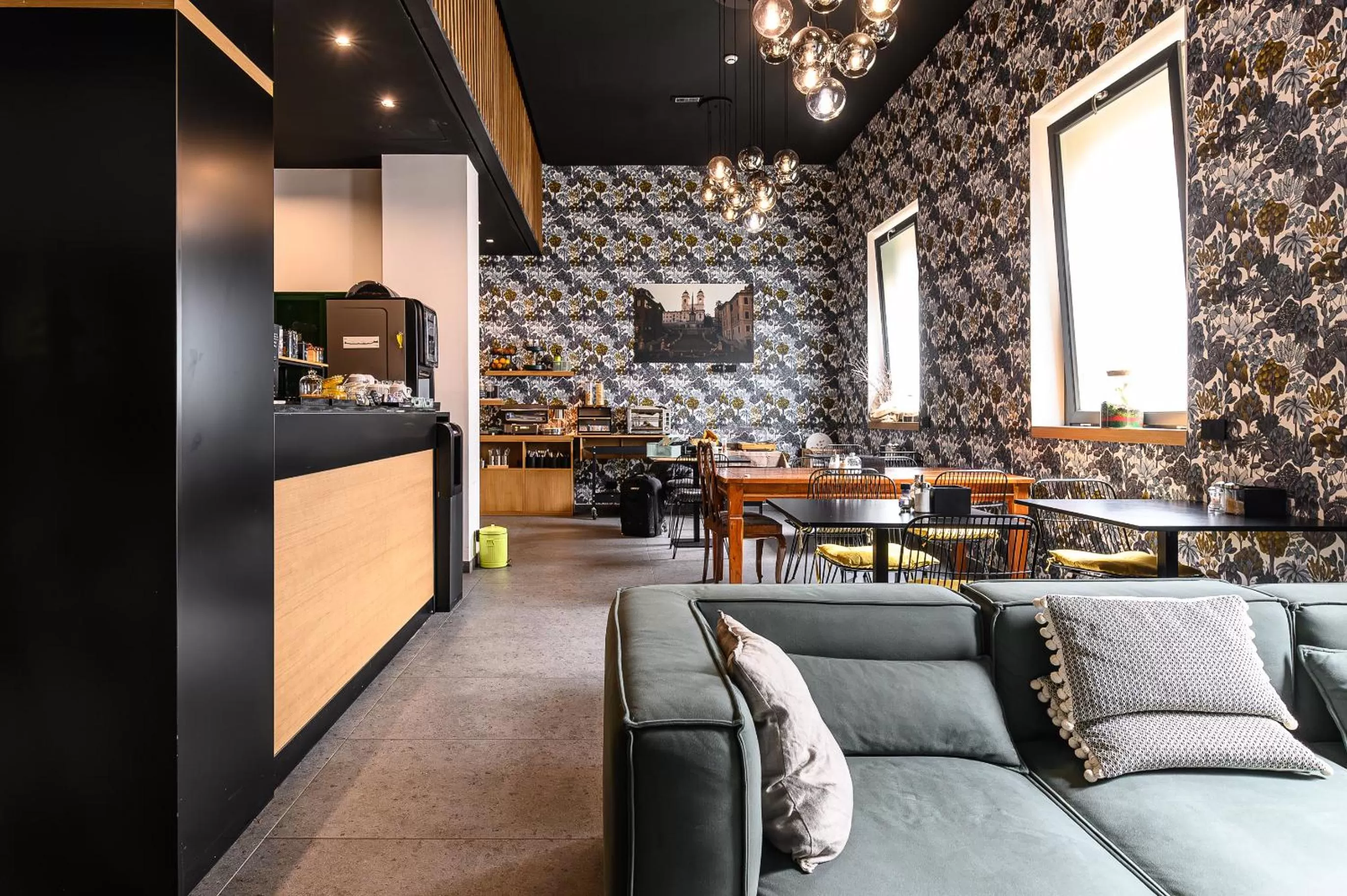 Communal lounge/ TV room in Central Lodge Hotel