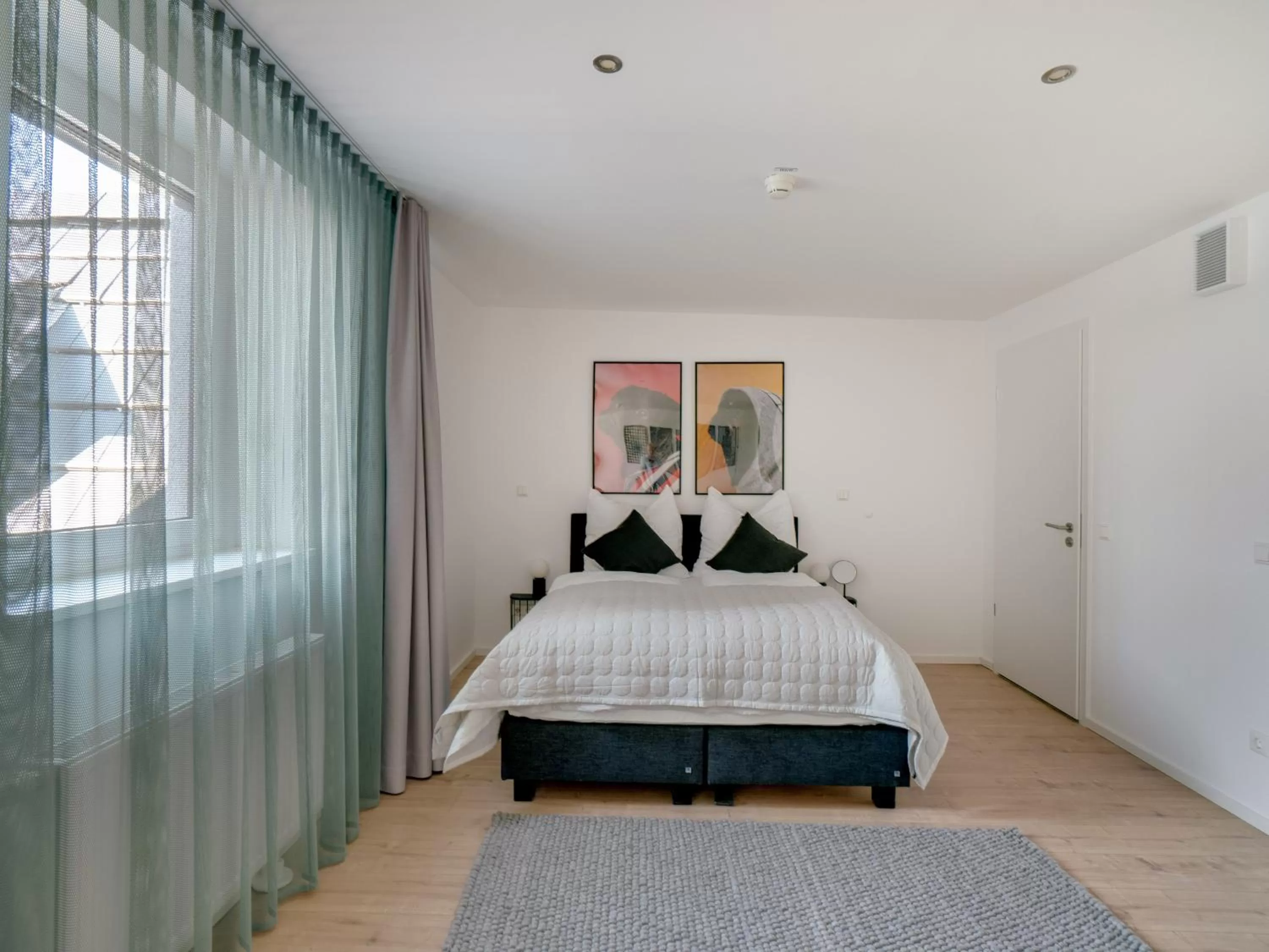 Bed in Limehome Darmstadt Wilhelminenstraße - Digital Access