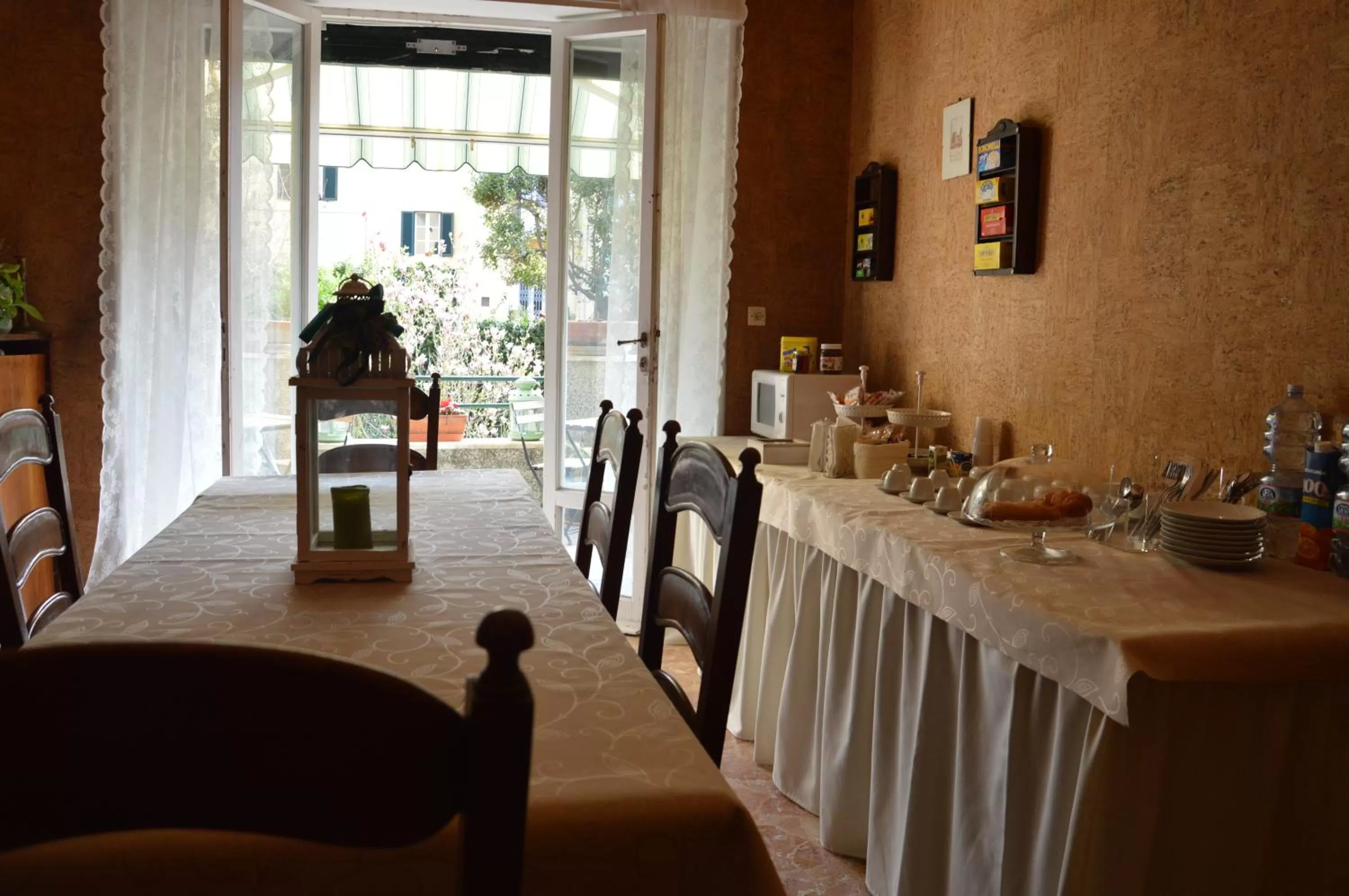 Breakfast in Villa Gini