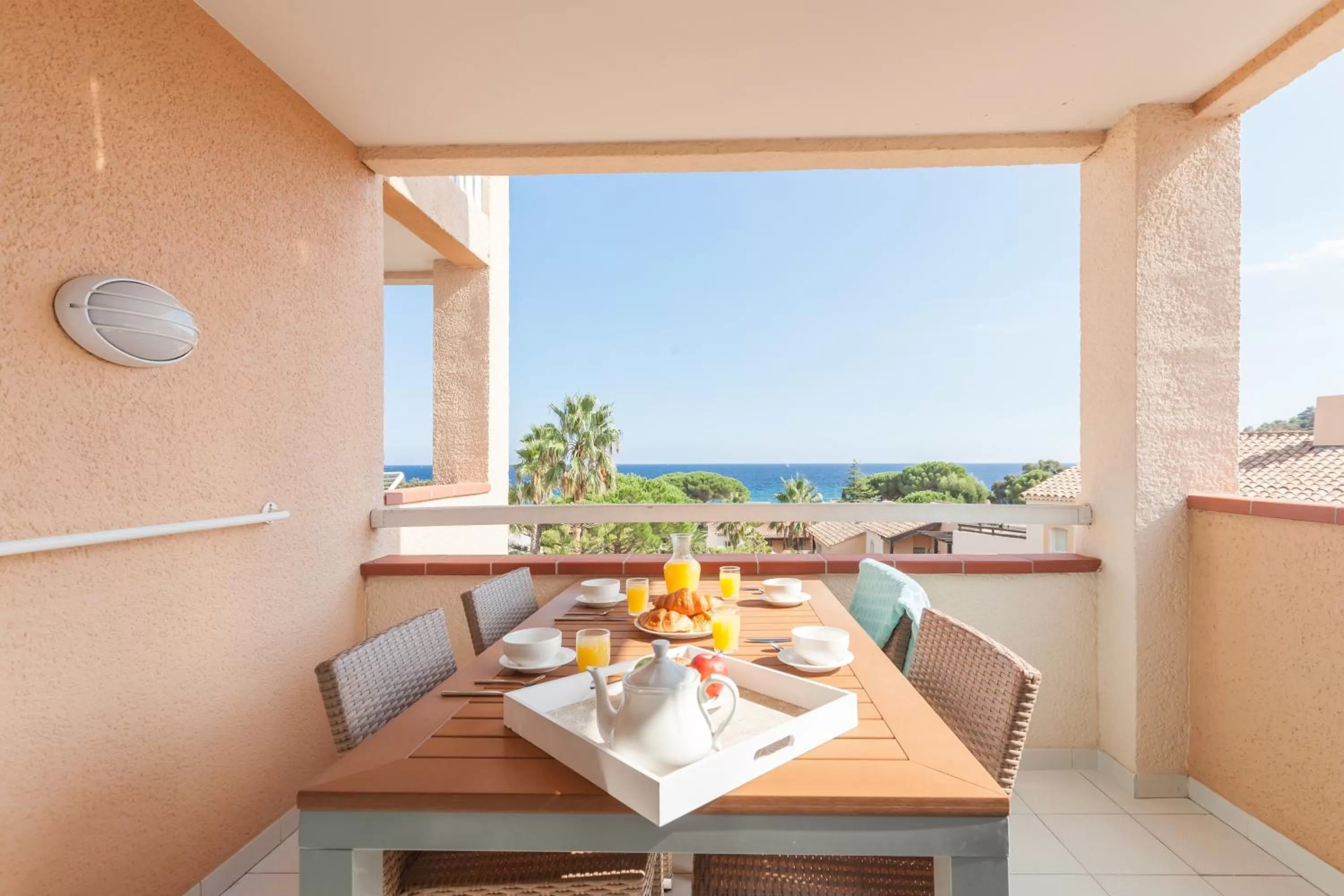 One-Bedroom Apartment with Terrasse or Balcony - Sea View (4 people) - South Side in Résidence Pierre & Vacances L’Anse De Pramousquier