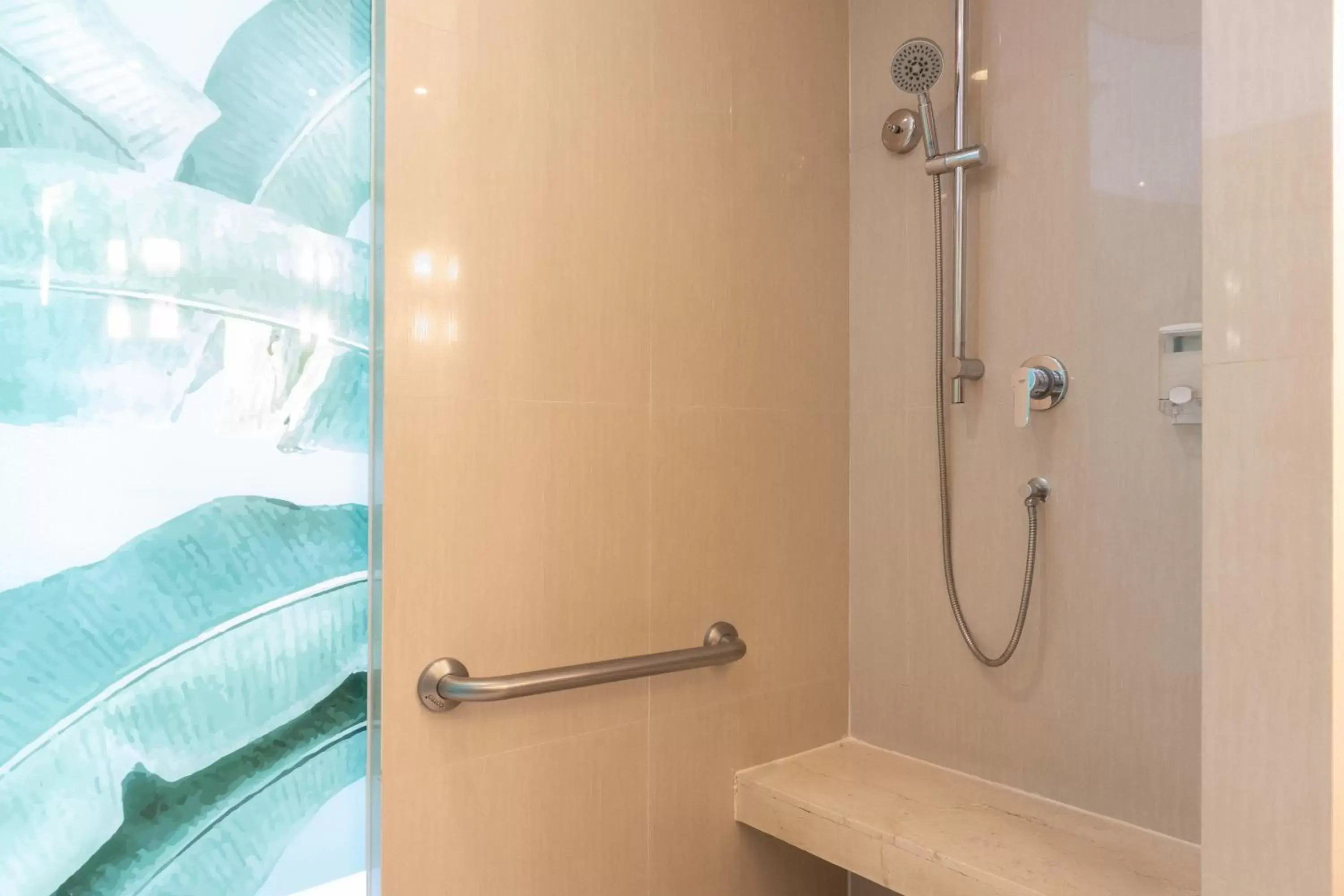 Standard King Room - Accessible Room in Holiday Inn Express Phuket Patong Beach Central, an IHG Hotel Standard King Room - Accessible Room in Holiday Inn Express Phuket Patong Beach Central, an IHG Hotel