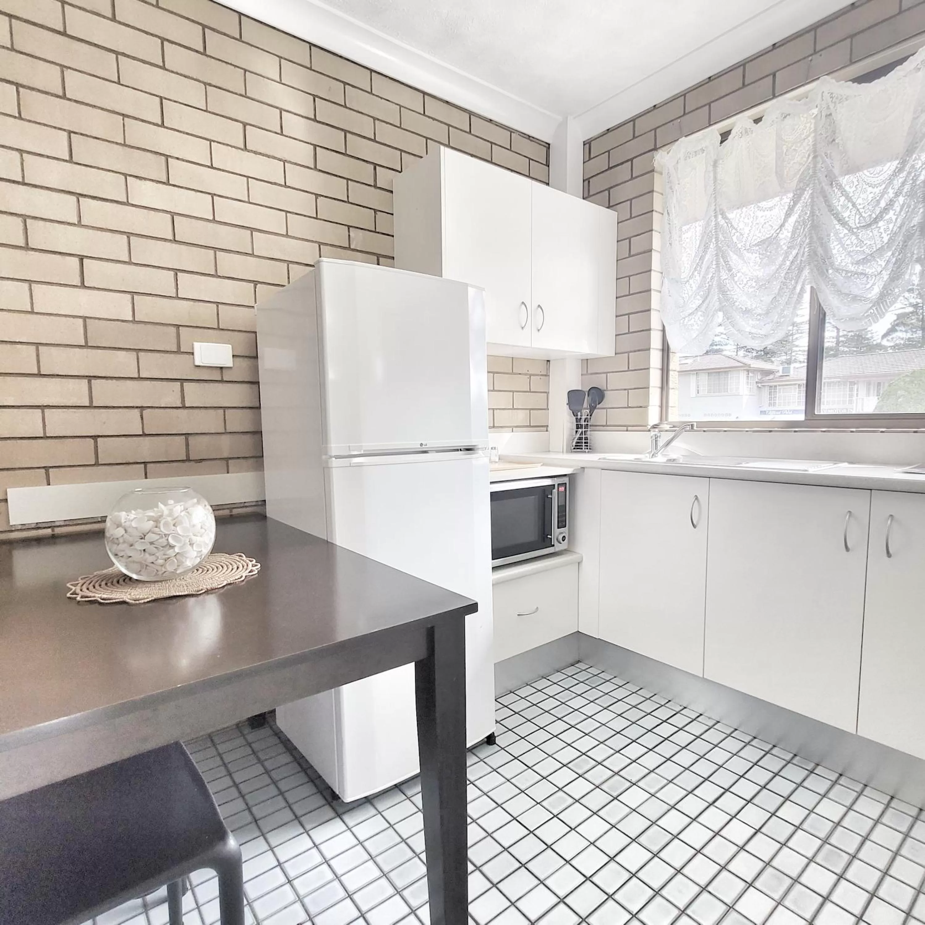 Deluxe Twin Room in Raceview Motor Inn