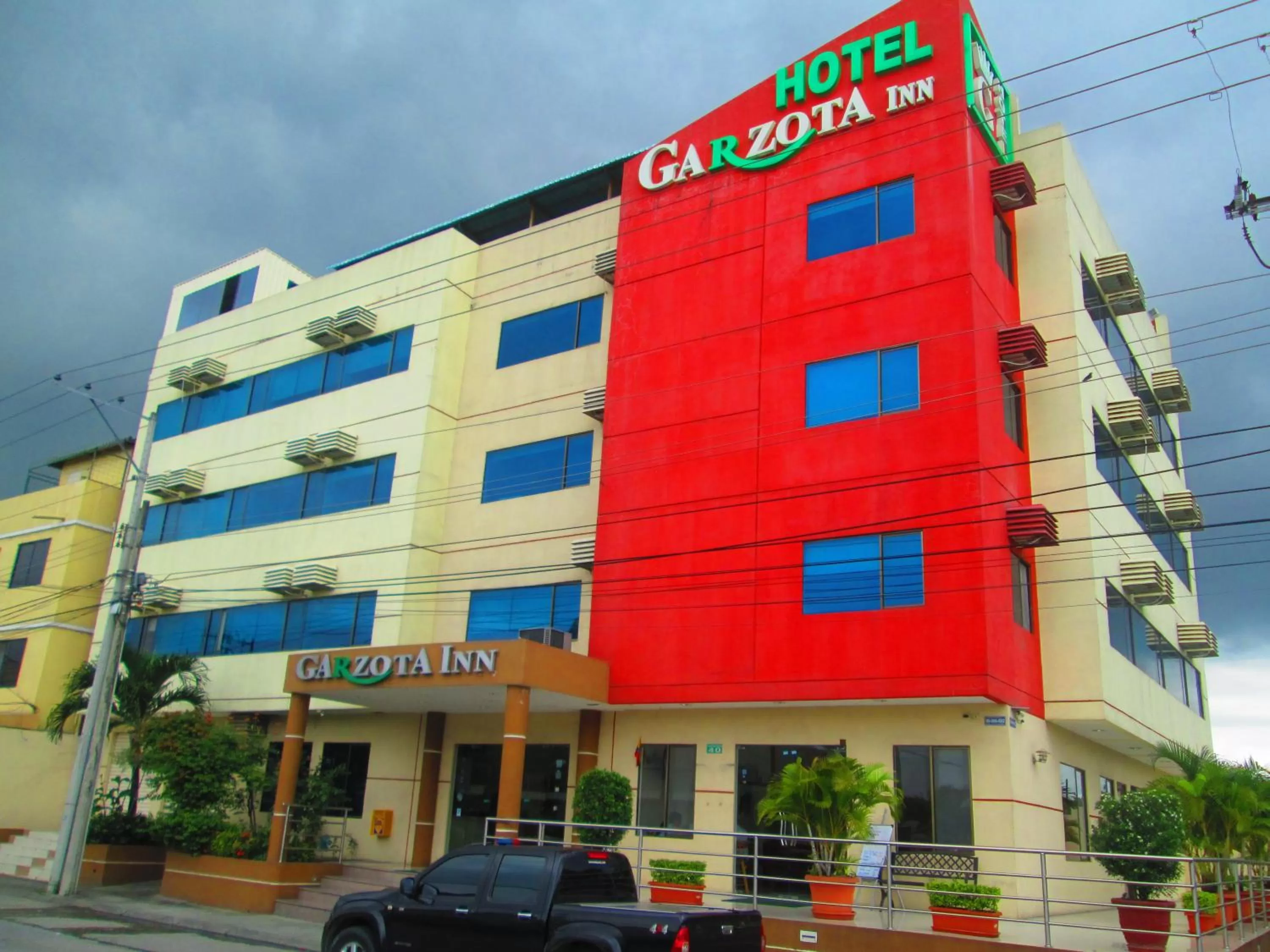 Facade/entrance, Property Building in Hotel Garzota Inn
